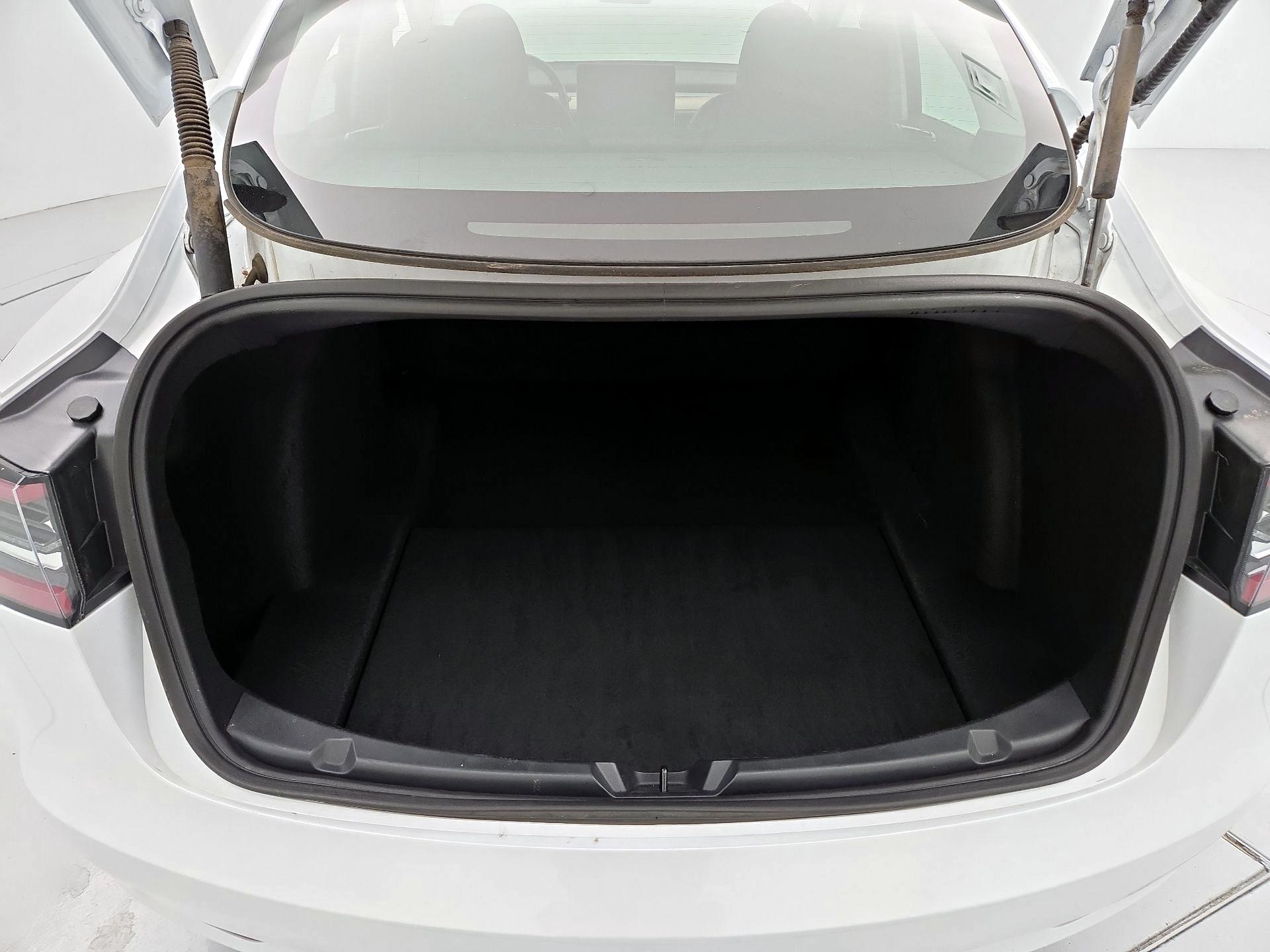 Thumbnail: 2023 Tesla Model 3 - 20