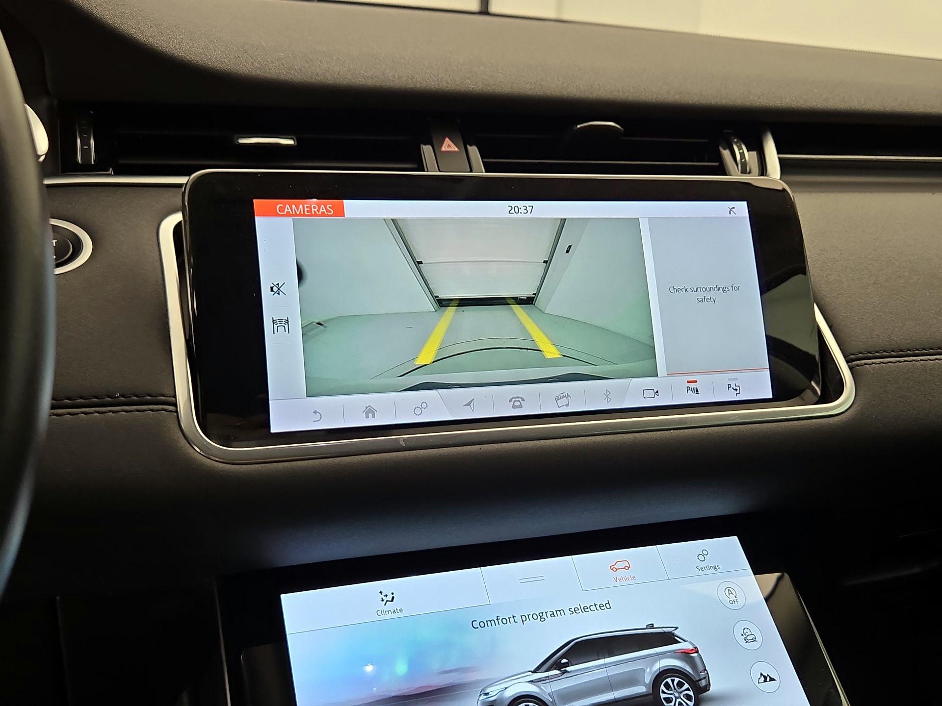 Thumbnail: 2020 Land Rover Range Rover Evoque - 15
