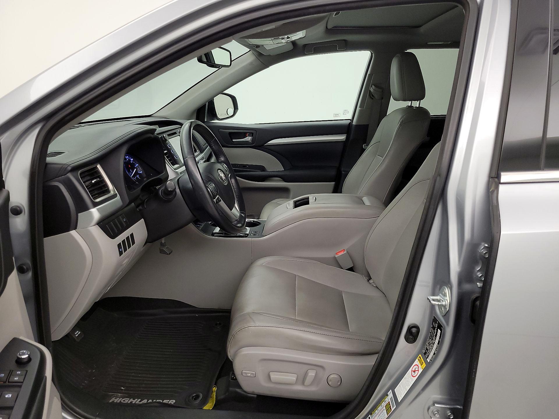 Thumbnail: 2015 Toyota Highlander - 11