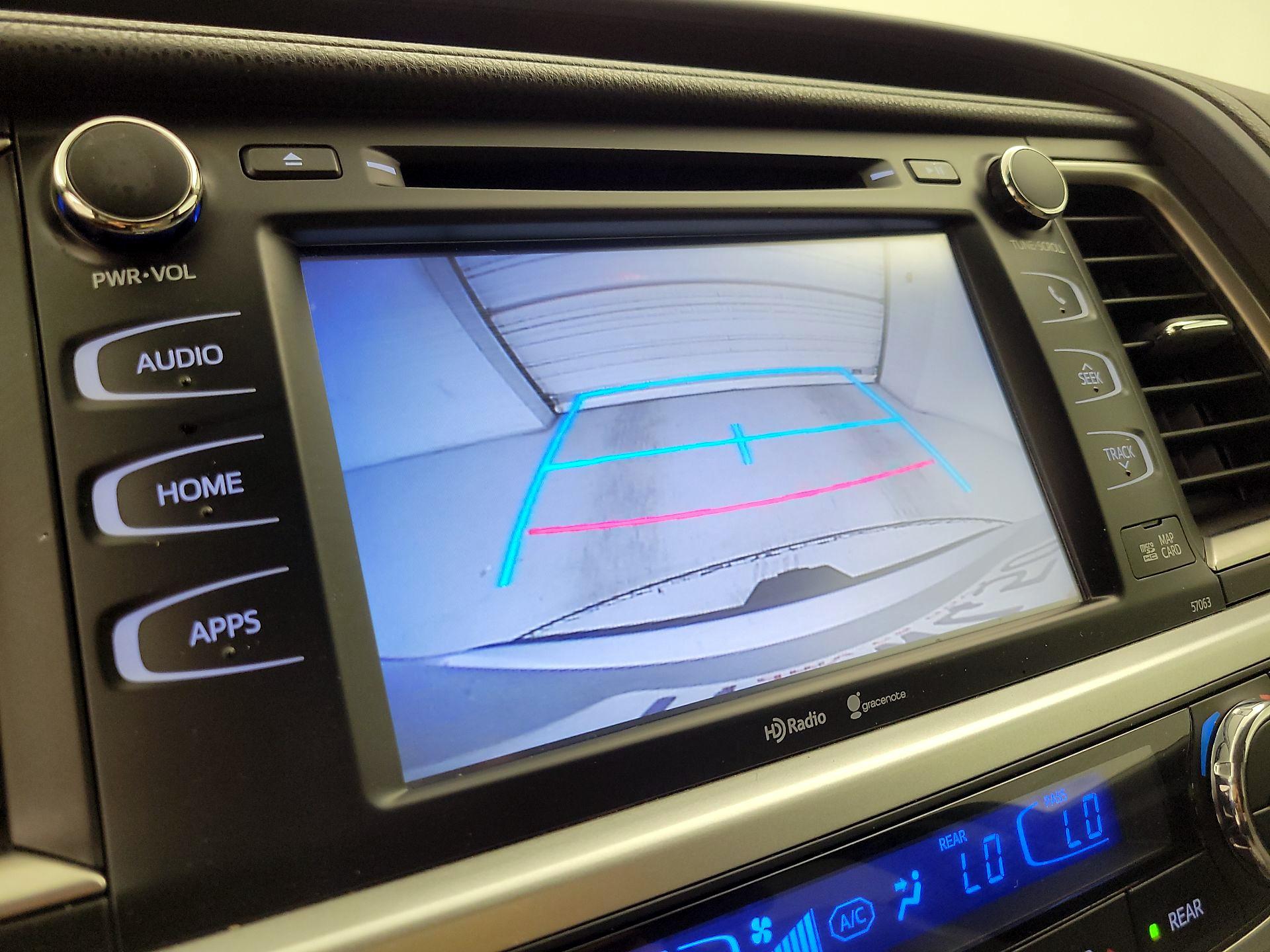 Thumbnail: 2015 Toyota Highlander - 14