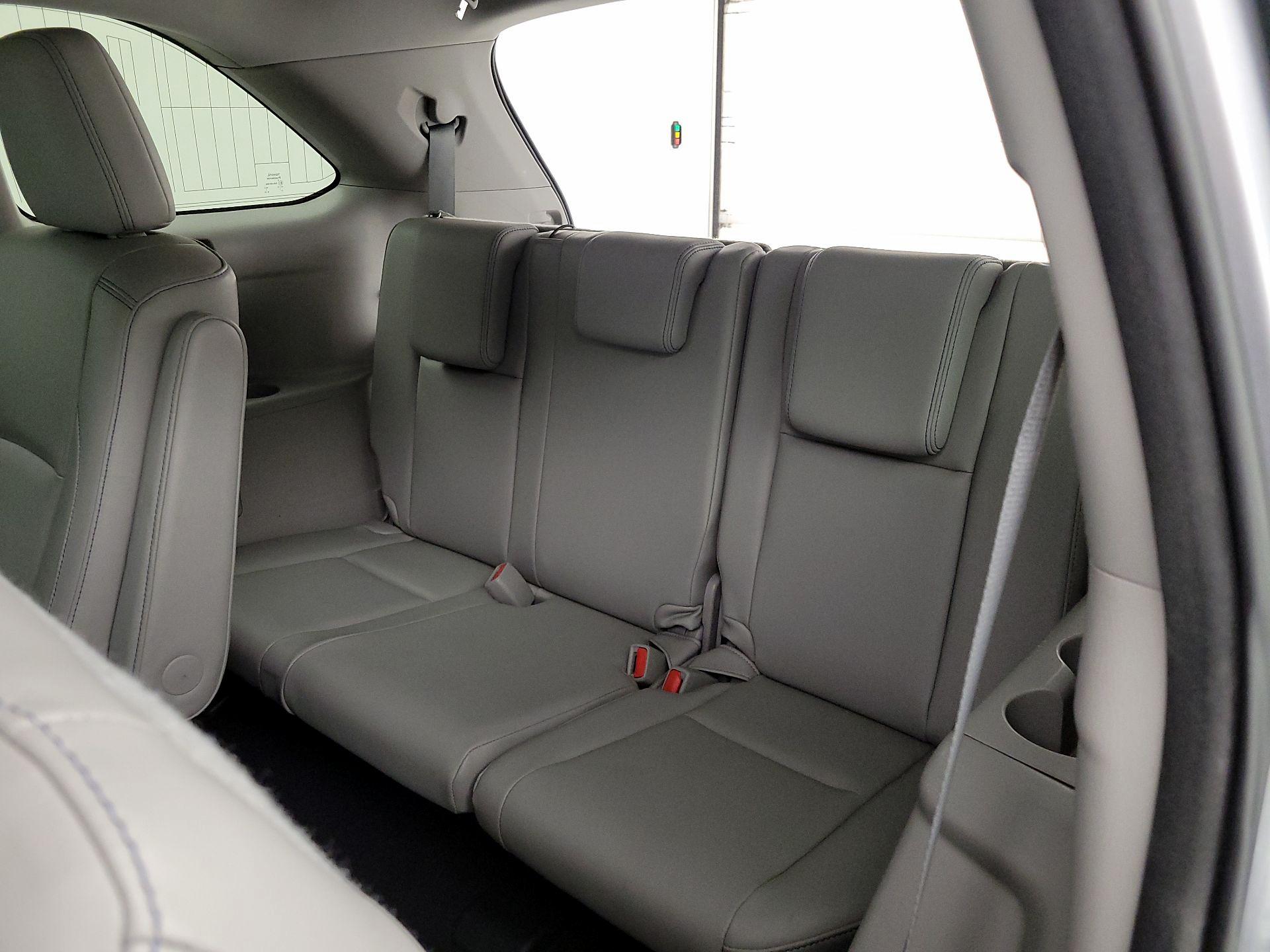 Thumbnail: 2015 Toyota Highlander - 20