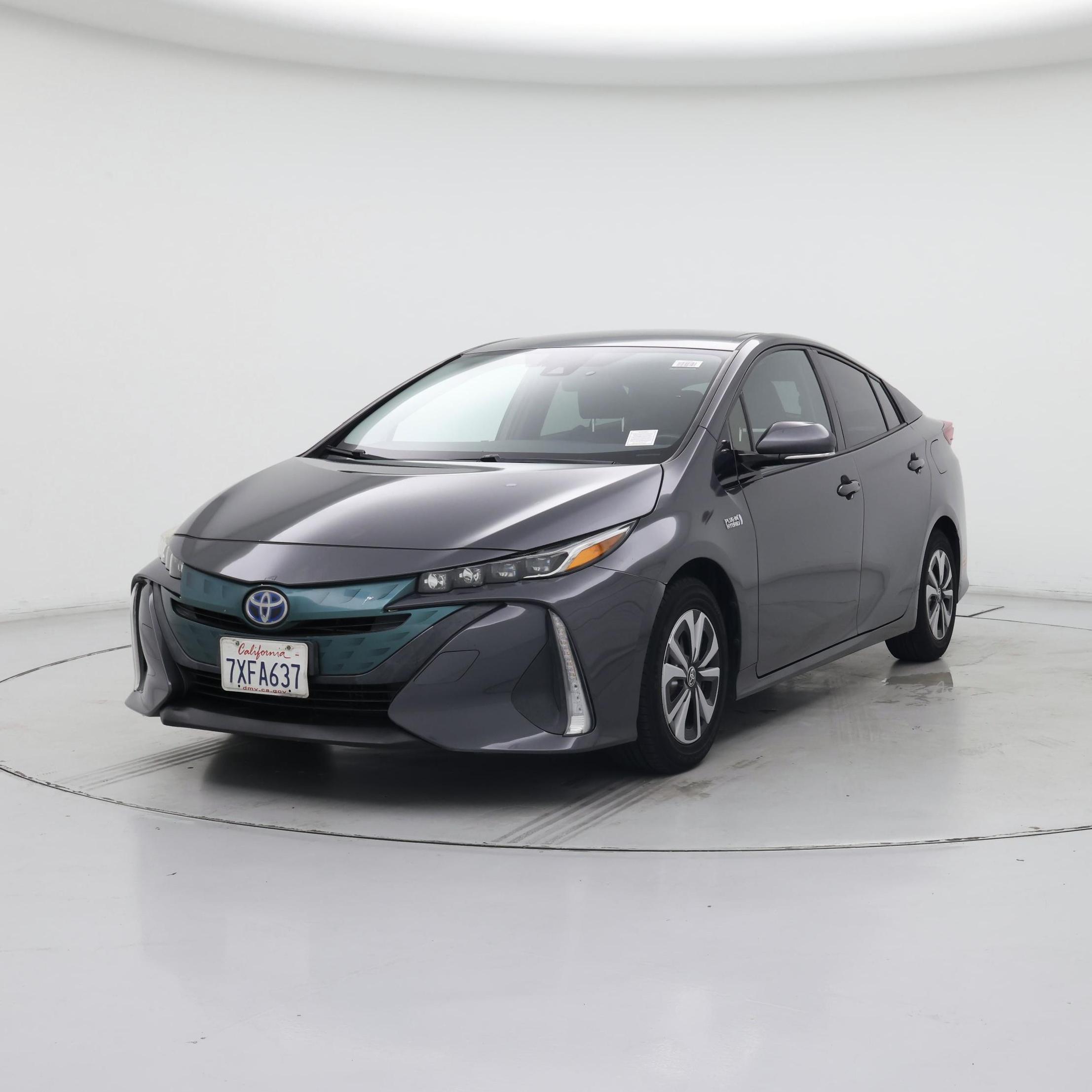 Thumbnail: 2017 Toyota Prius Prime - 4