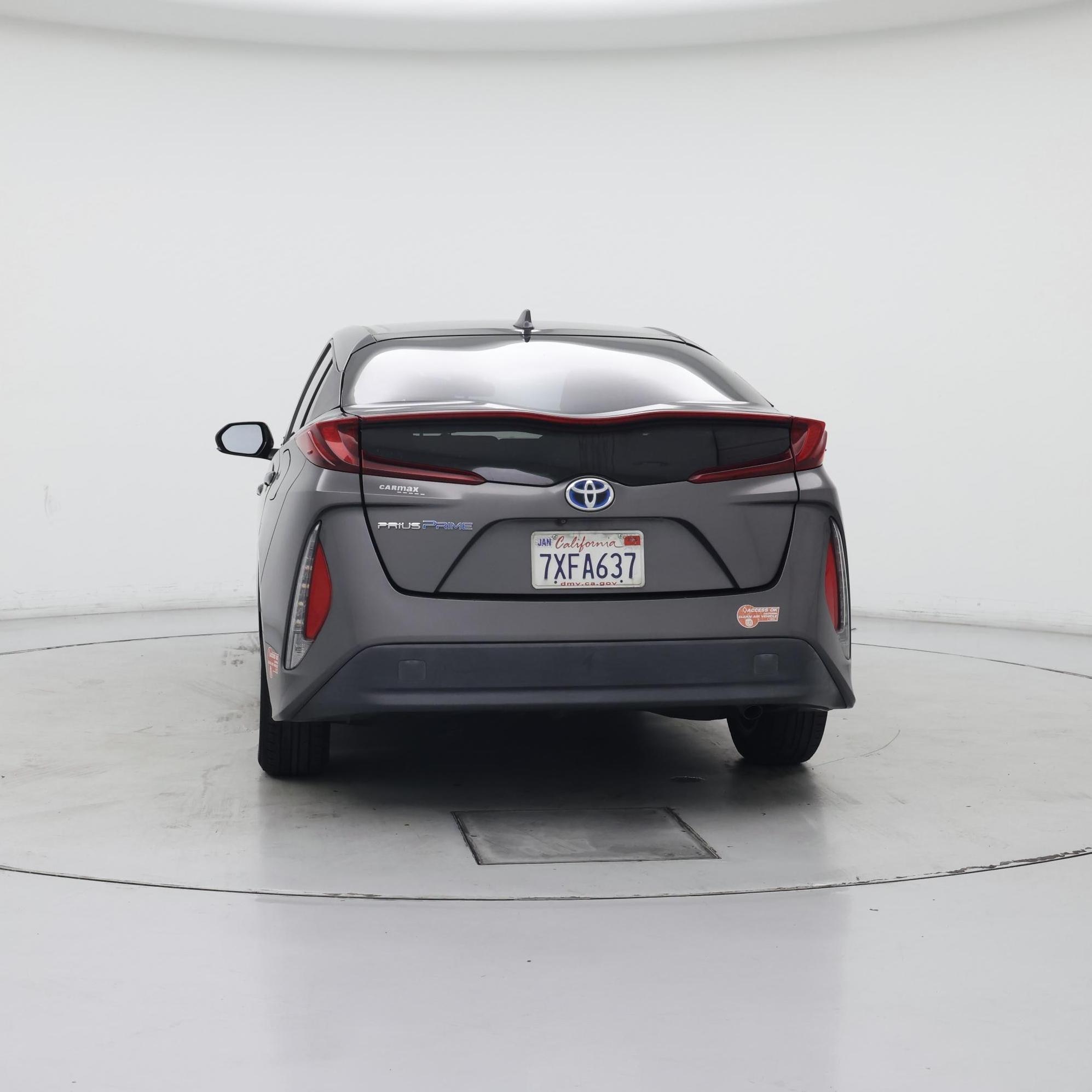Thumbnail: 2017 Toyota Prius Prime - 6