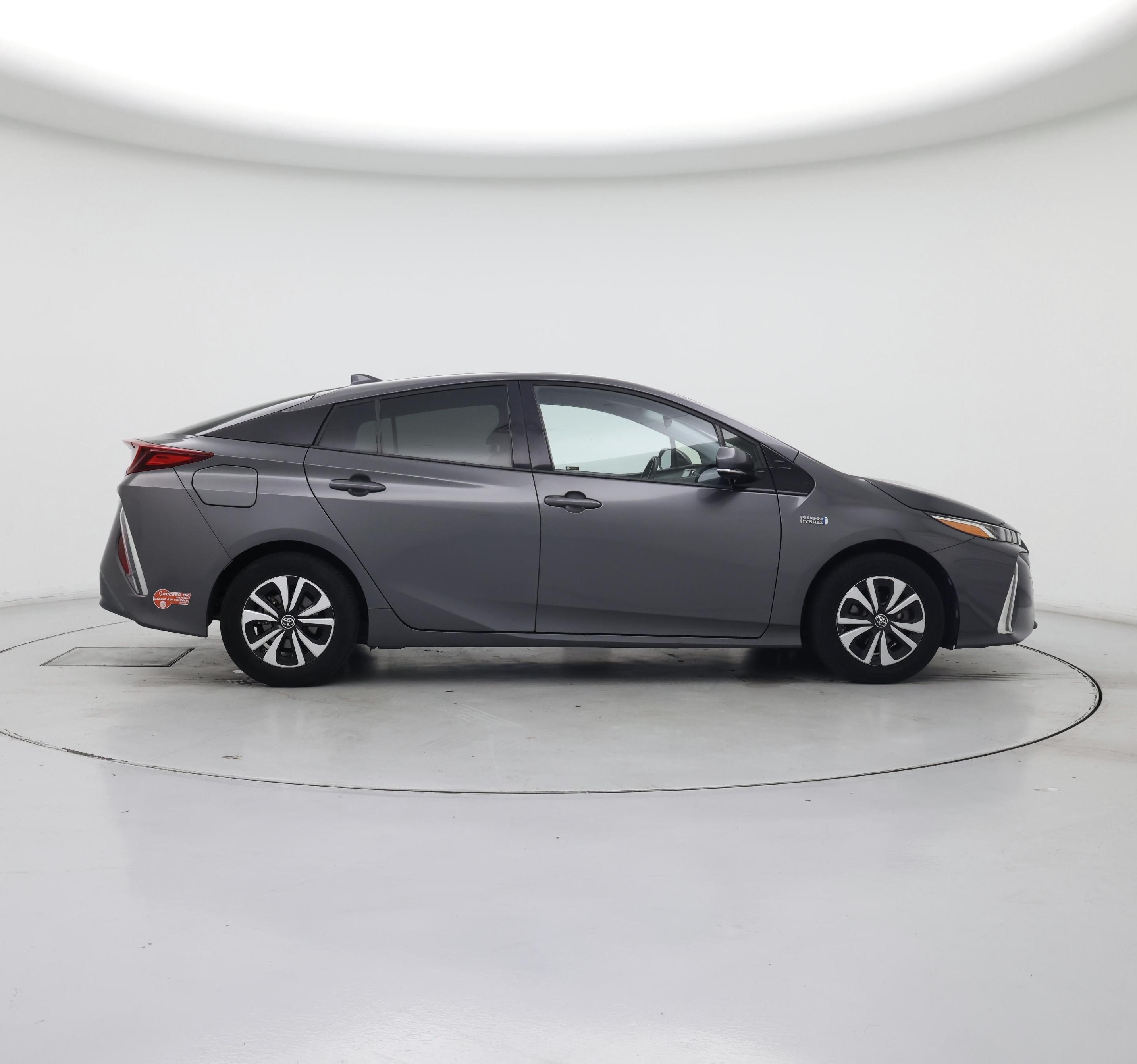 Thumbnail: 2017 Toyota Prius Prime - 7