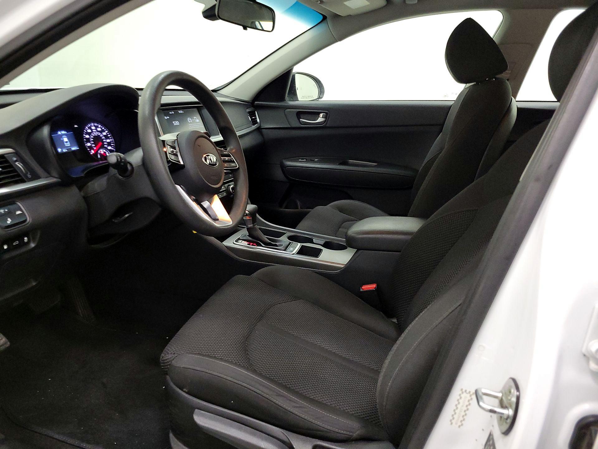 Thumbnail: 2020 Kia Optima - 11