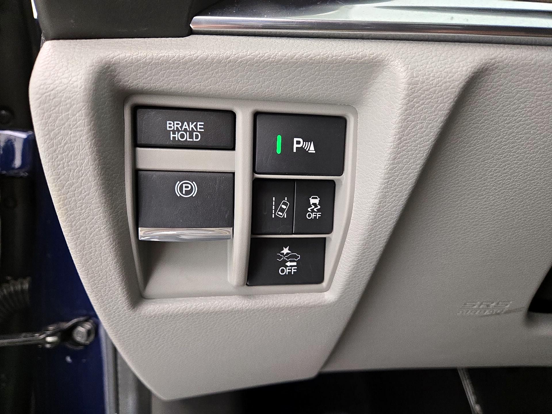 Thumbnail: 2020 Acura MDX - 13