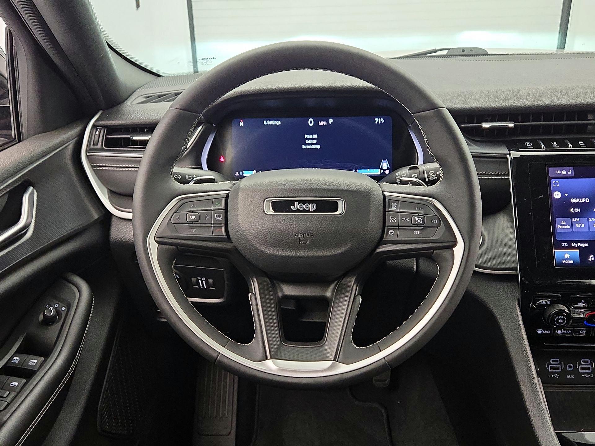 Thumbnail: 2023 Jeep Grand Cherokee - 10