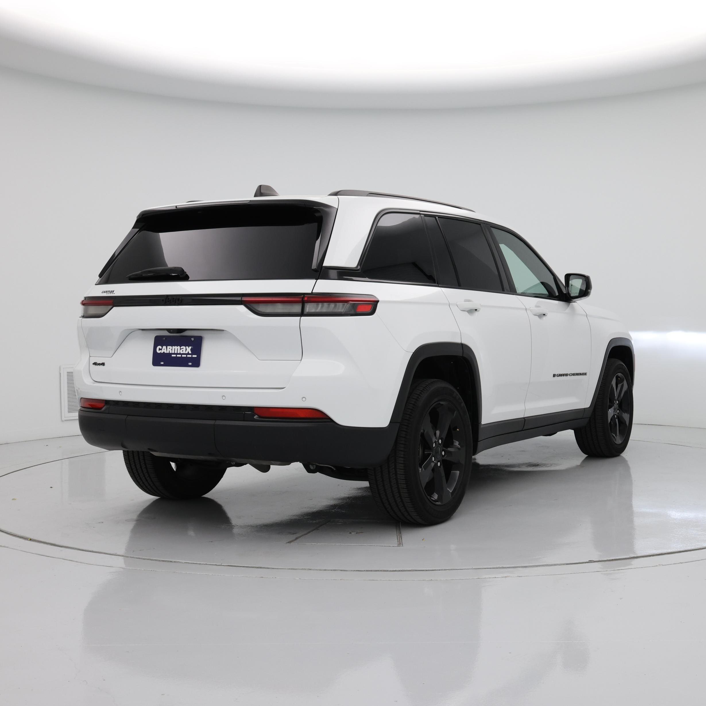 Thumbnail: 2023 Jeep Grand Cherokee - 8