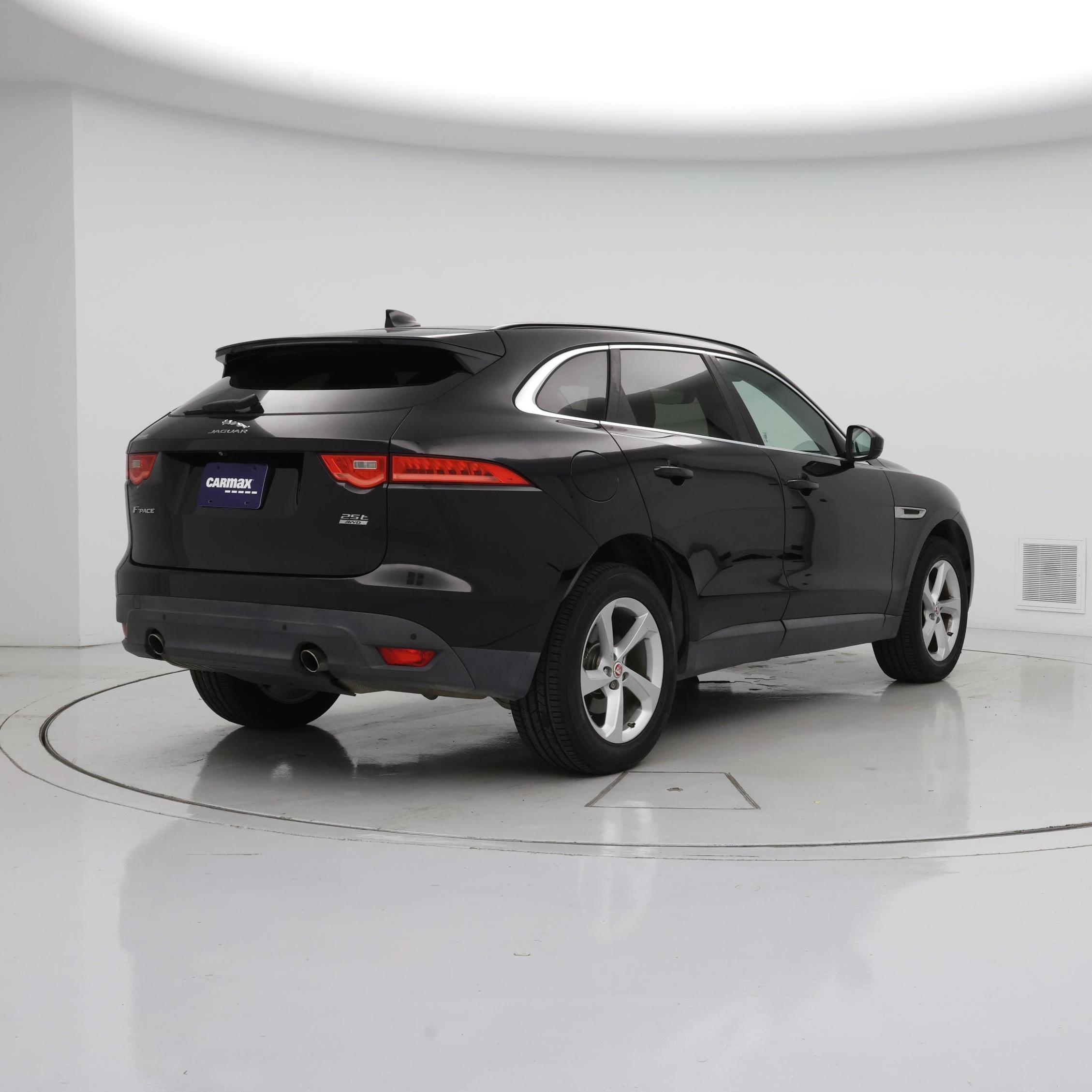 Thumbnail: 2019 Jaguar F-Pace - 8