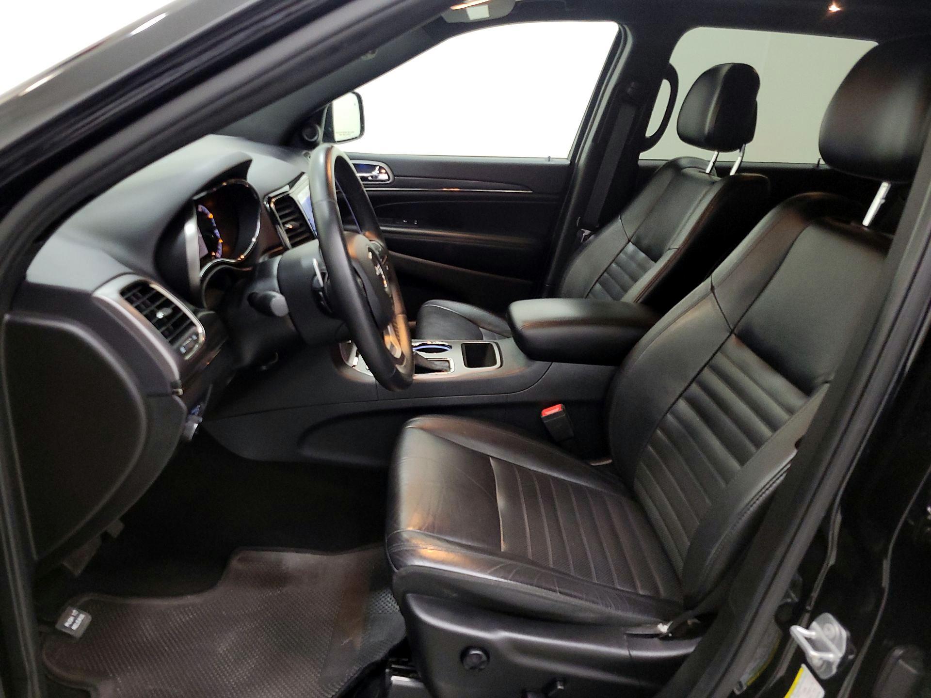 Thumbnail: 2019 Jeep Grand Cherokee - 11