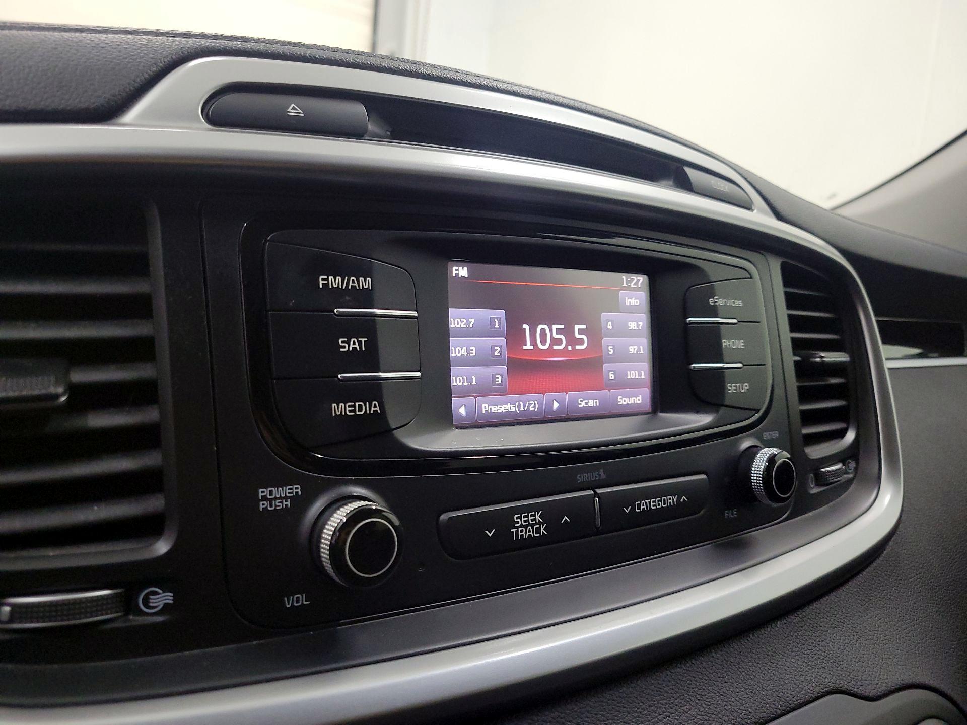 Thumbnail: 2016 Kia Sorento - 14