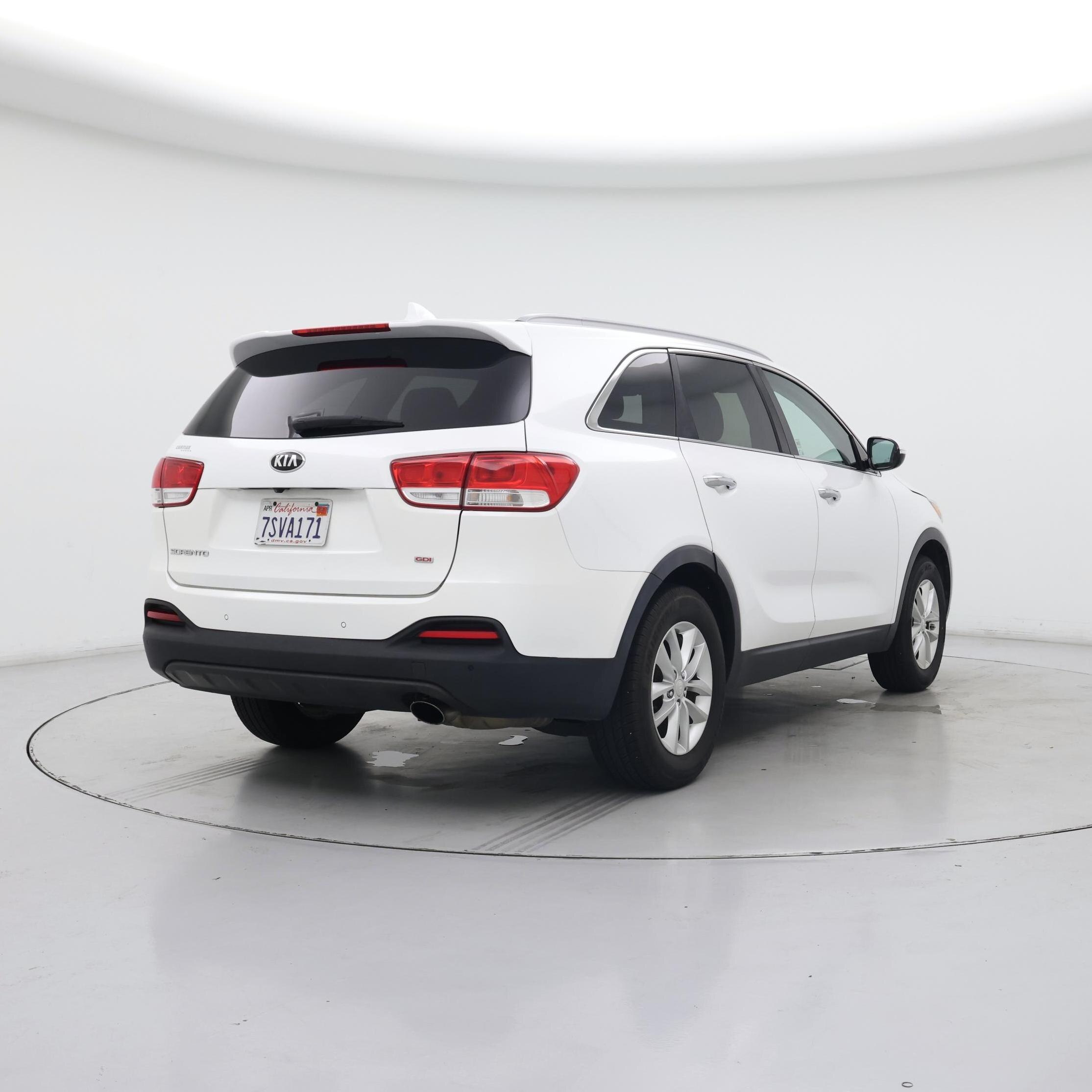 Thumbnail: 2016 Kia Sorento - 8