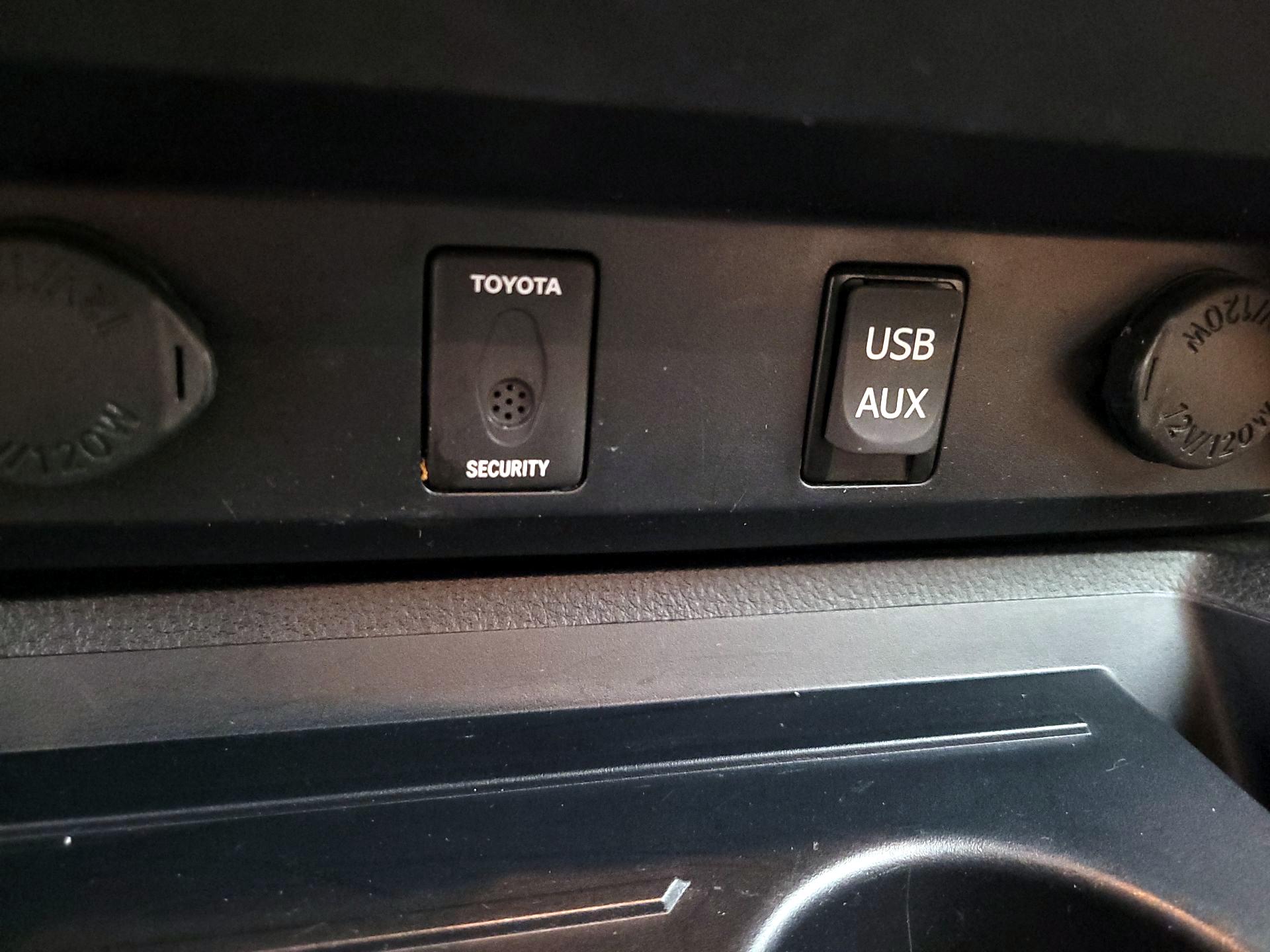 Thumbnail: 2019 Toyota Tundra - 19
