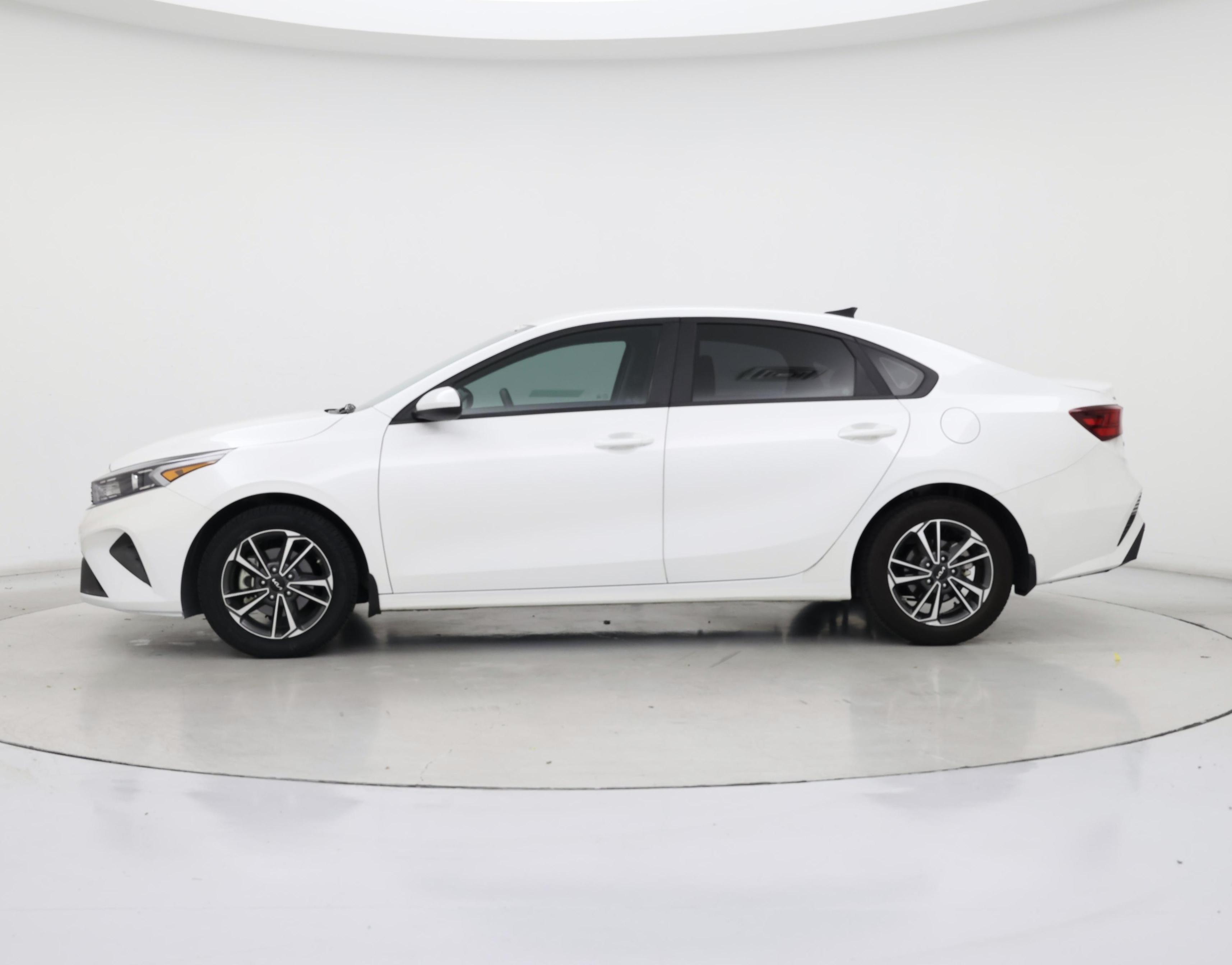 Thumbnail: 2023 Kia Forte - 3