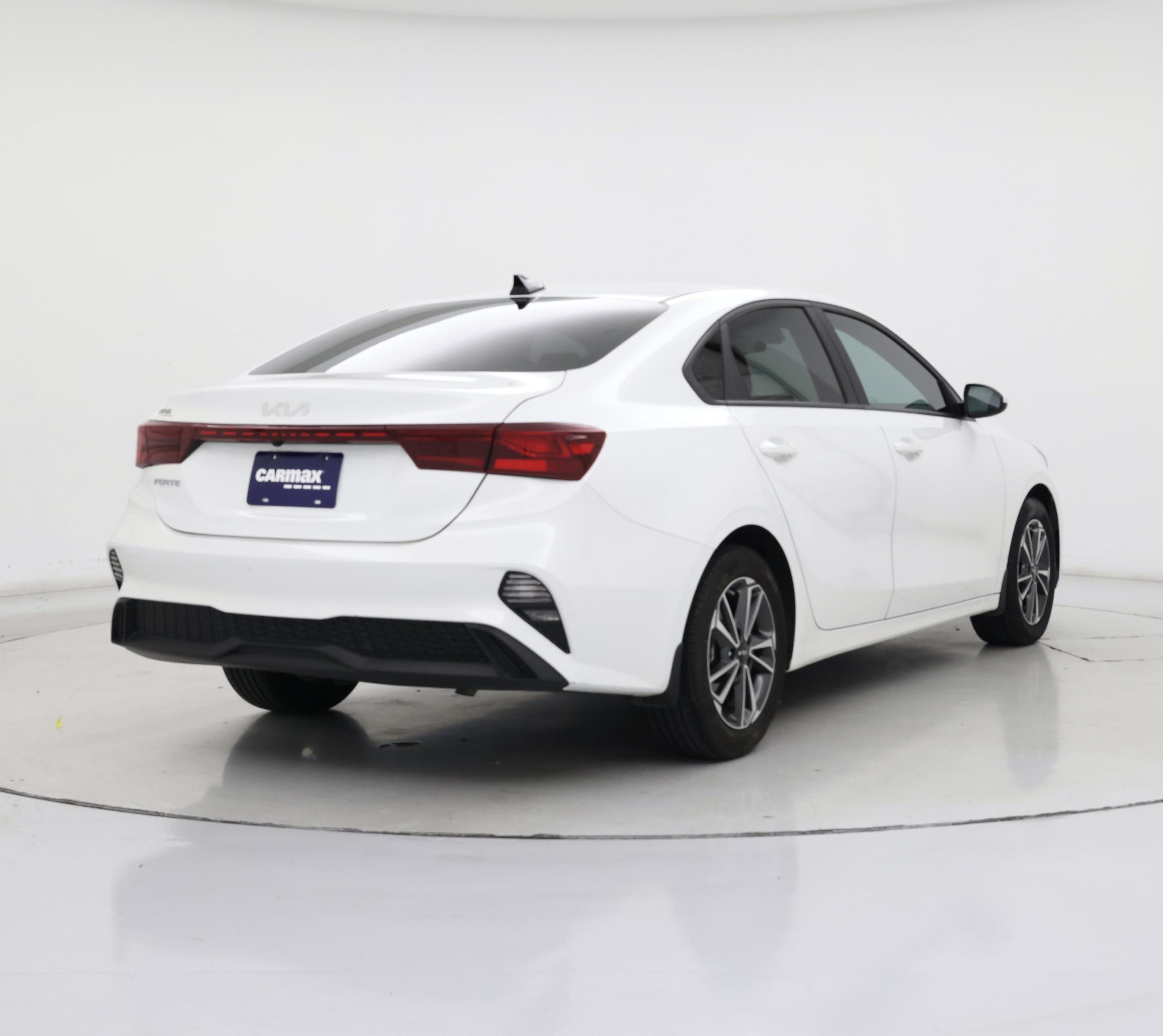 Thumbnail: 2023 Kia Forte - 8