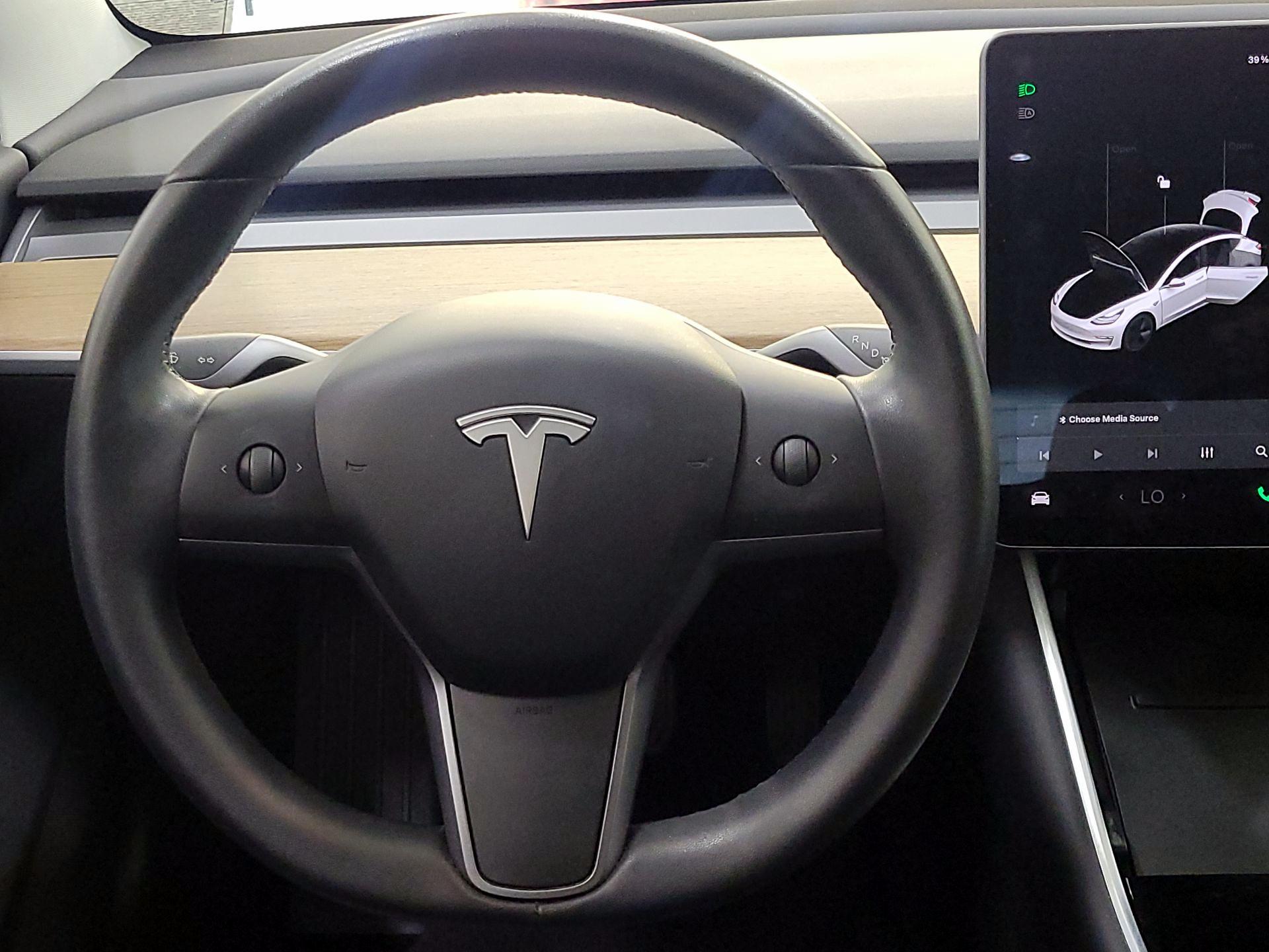 Thumbnail: 2019 Tesla Model 3 - 10