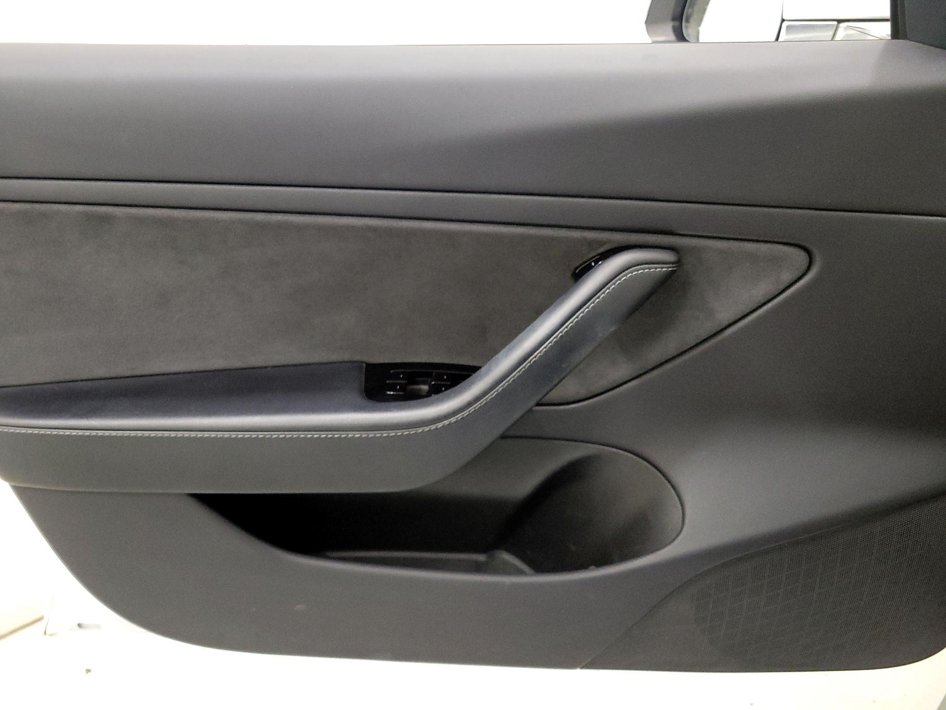 Thumbnail: 2019 Tesla Model 3 - 12
