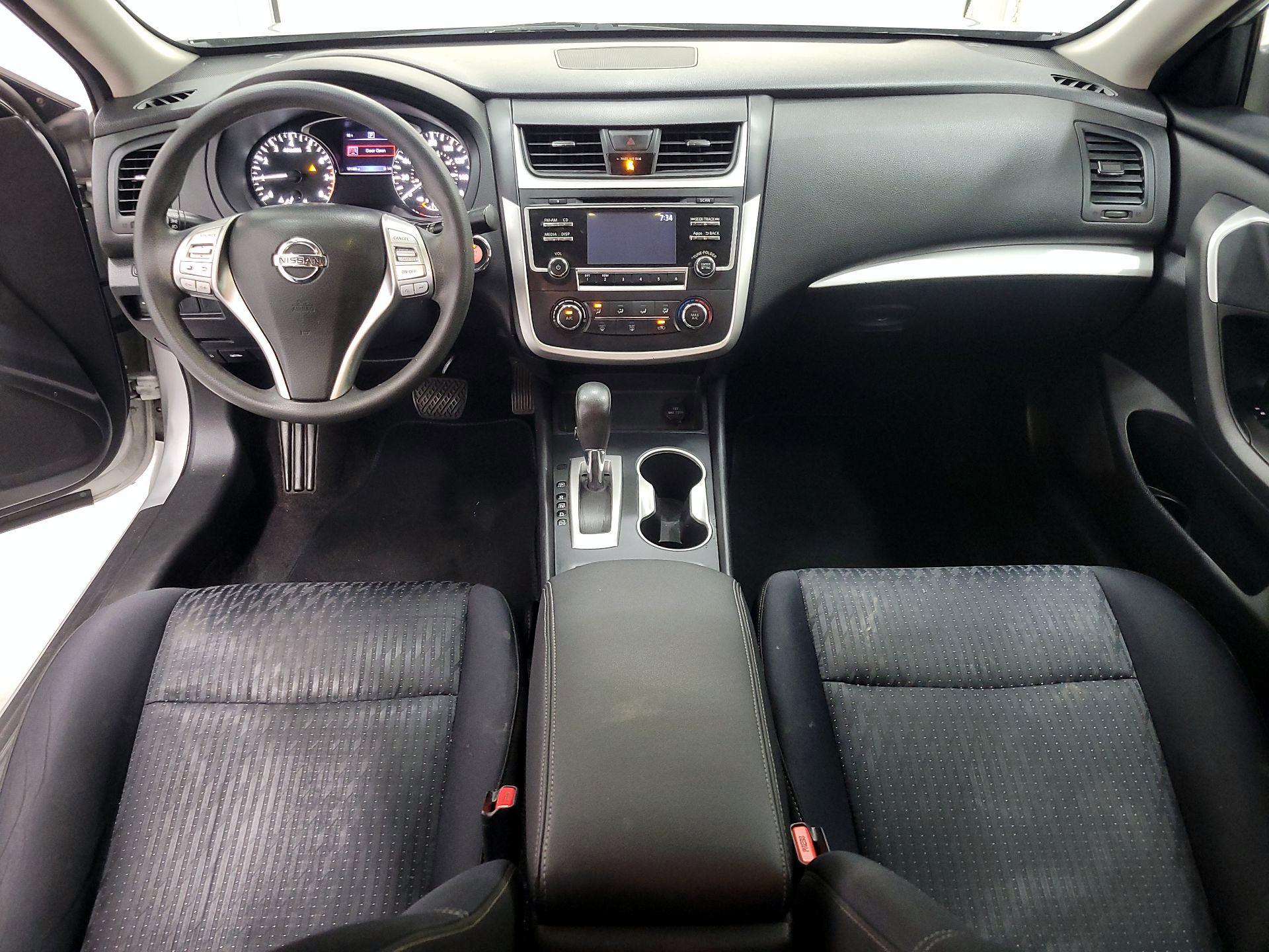 Thumbnail: 2016 Nissan Altima - 9