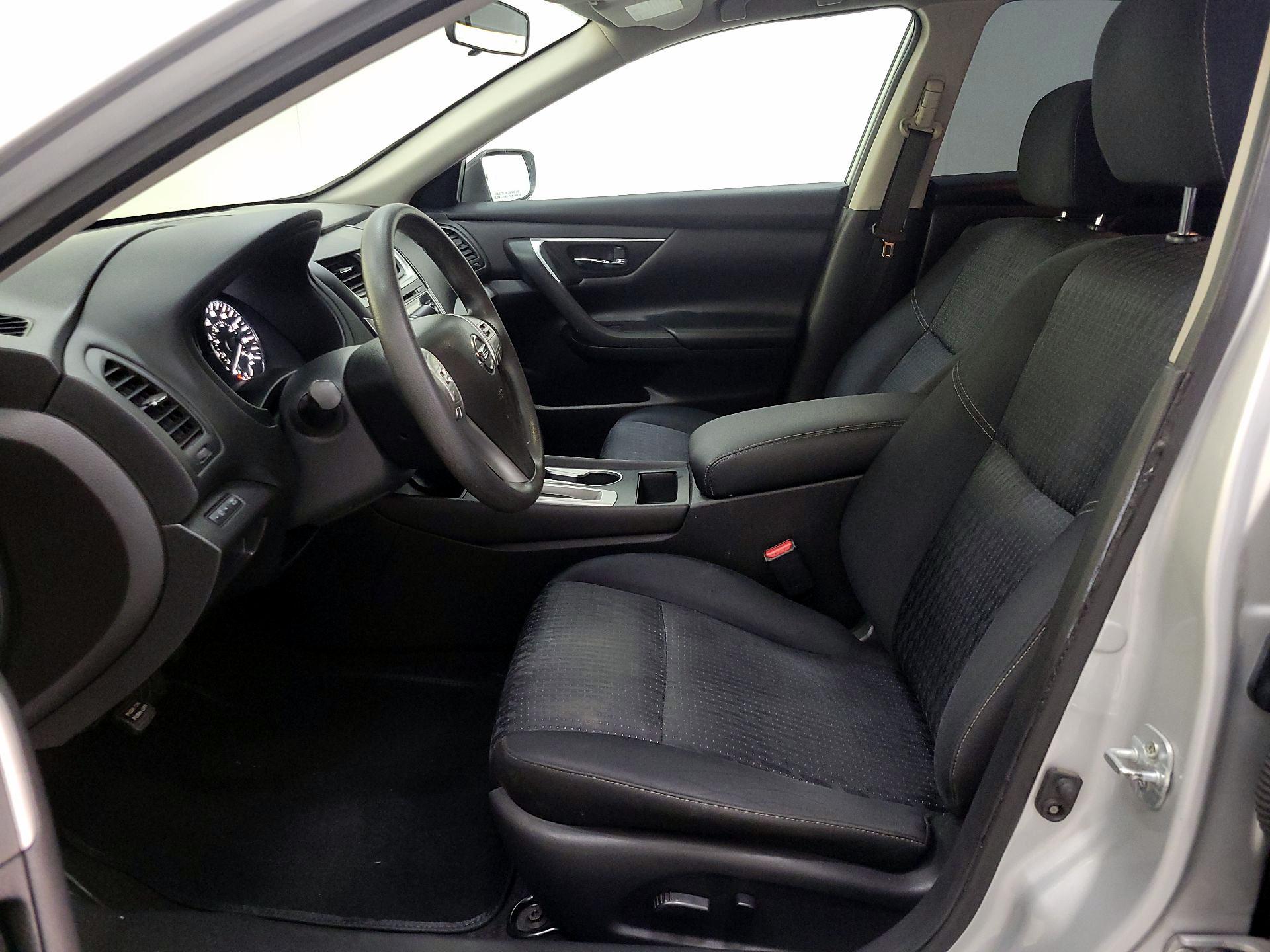 Thumbnail: 2016 Nissan Altima - 11
