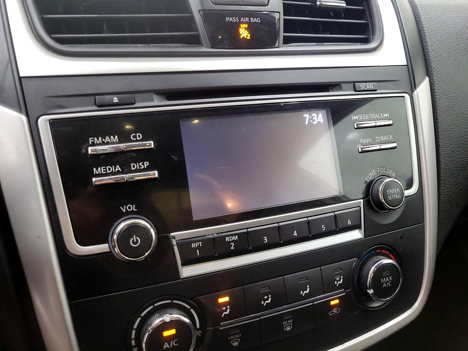 Thumbnail: 2016 Nissan Altima - 14