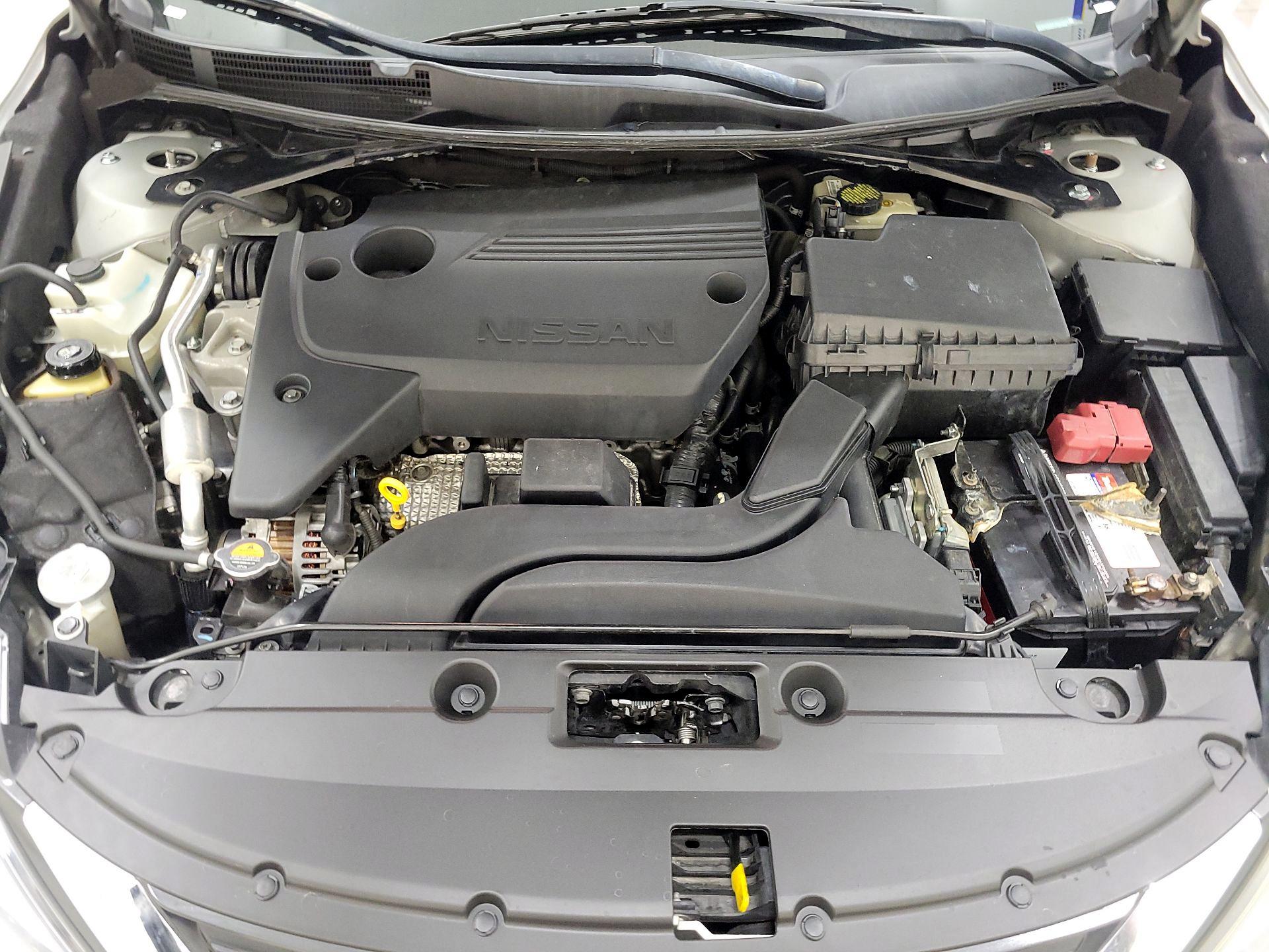 Thumbnail: 2016 Nissan Altima - 20