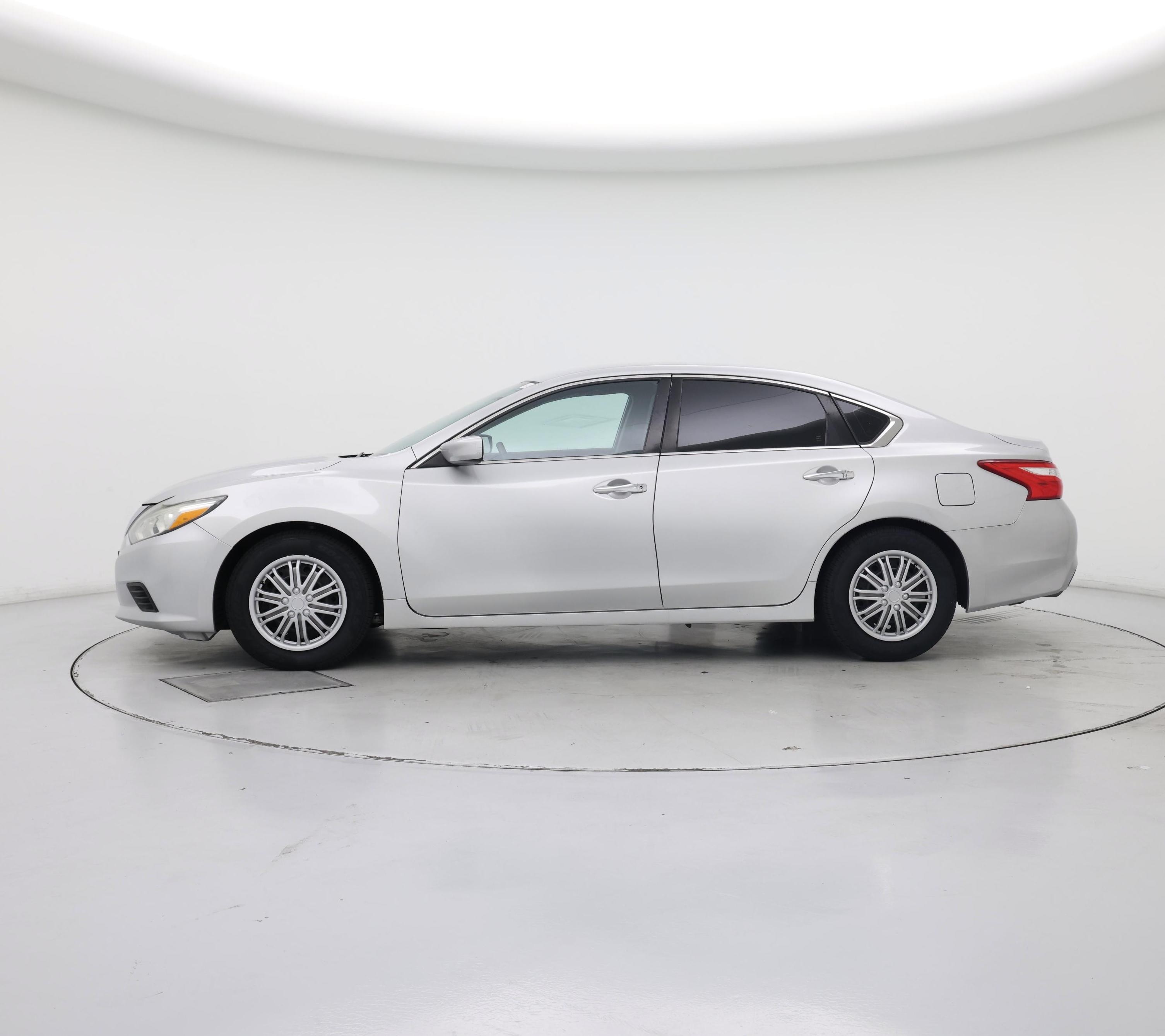 Thumbnail: 2016 Nissan Altima - 3