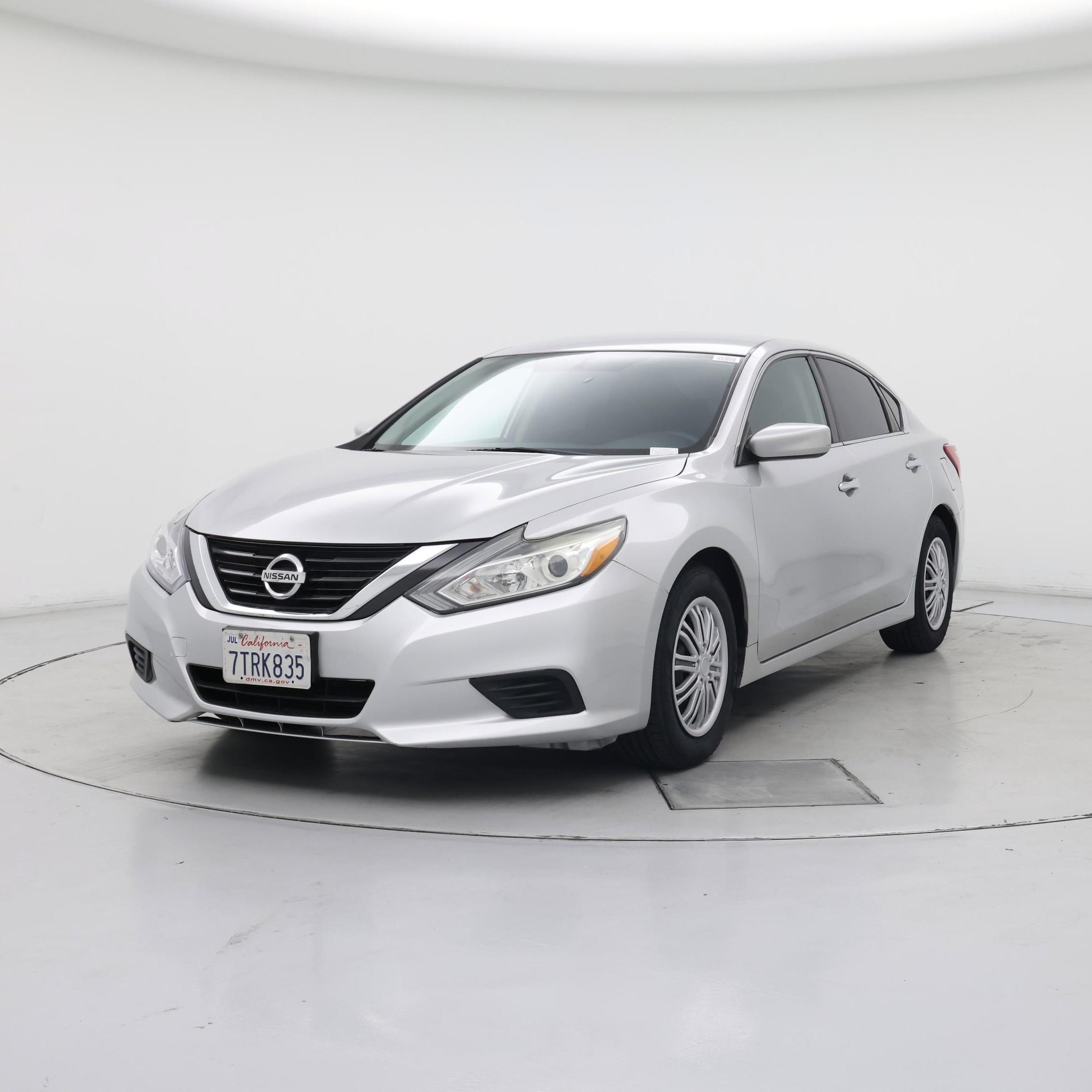 Thumbnail: 2016 Nissan Altima - 4