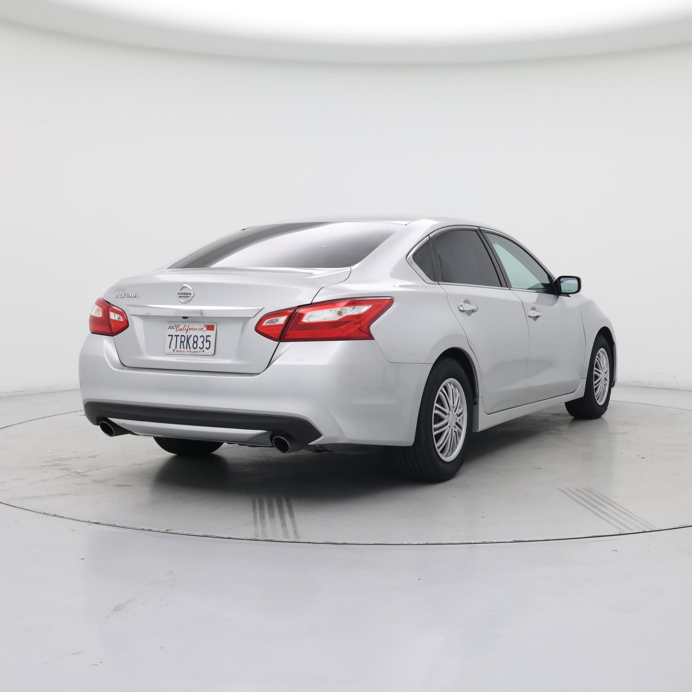 Thumbnail: 2016 Nissan Altima - 8