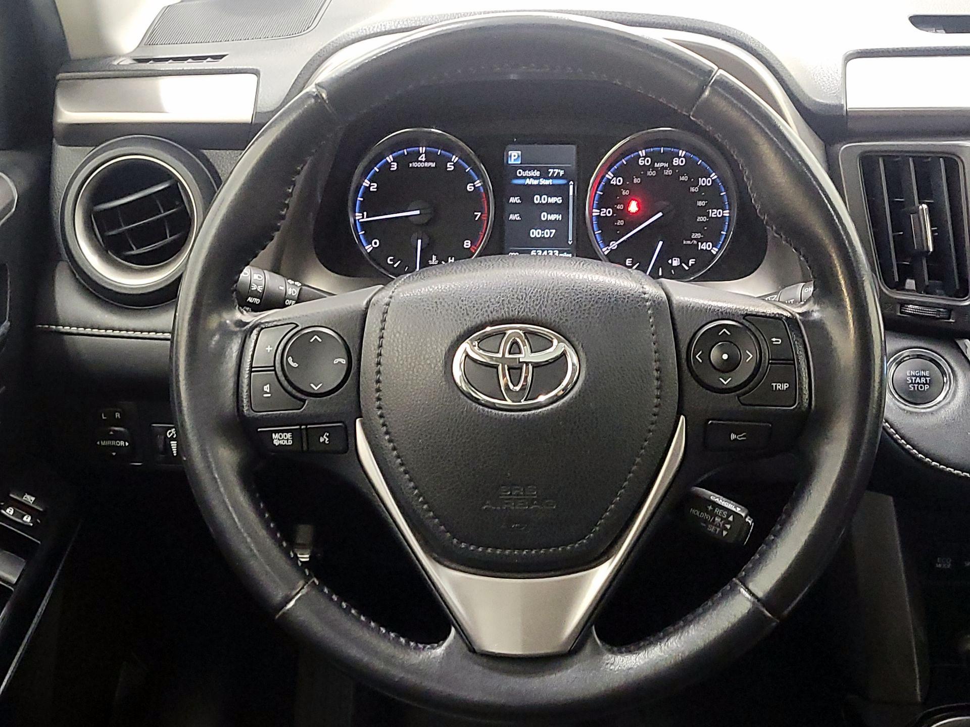 Thumbnail: 2017 Toyota RAV4 - 10