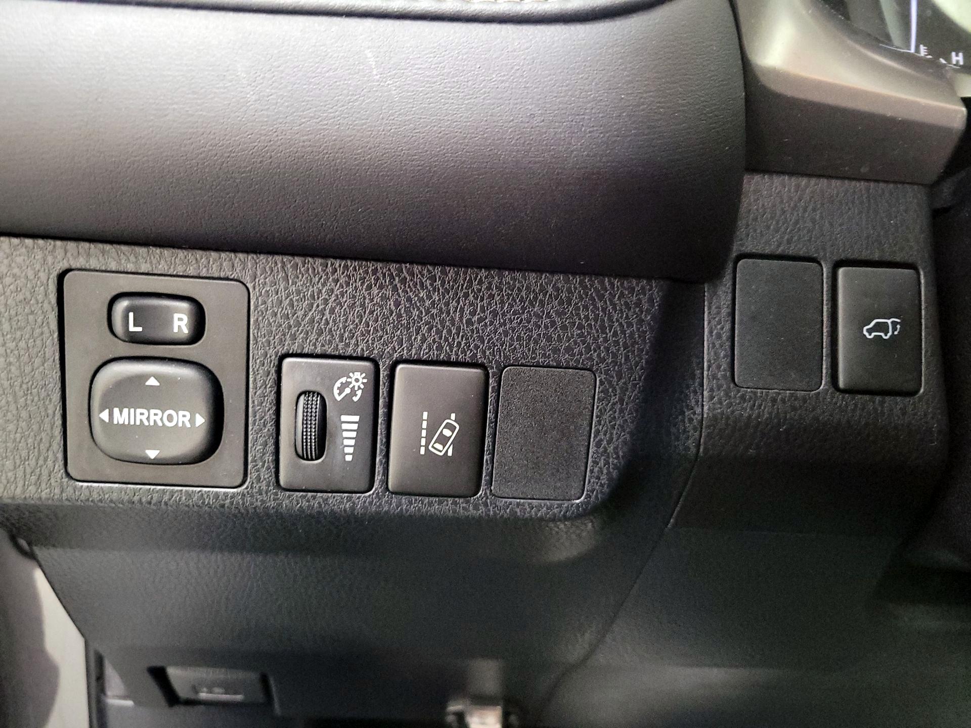 Thumbnail: 2017 Toyota RAV4 - 13