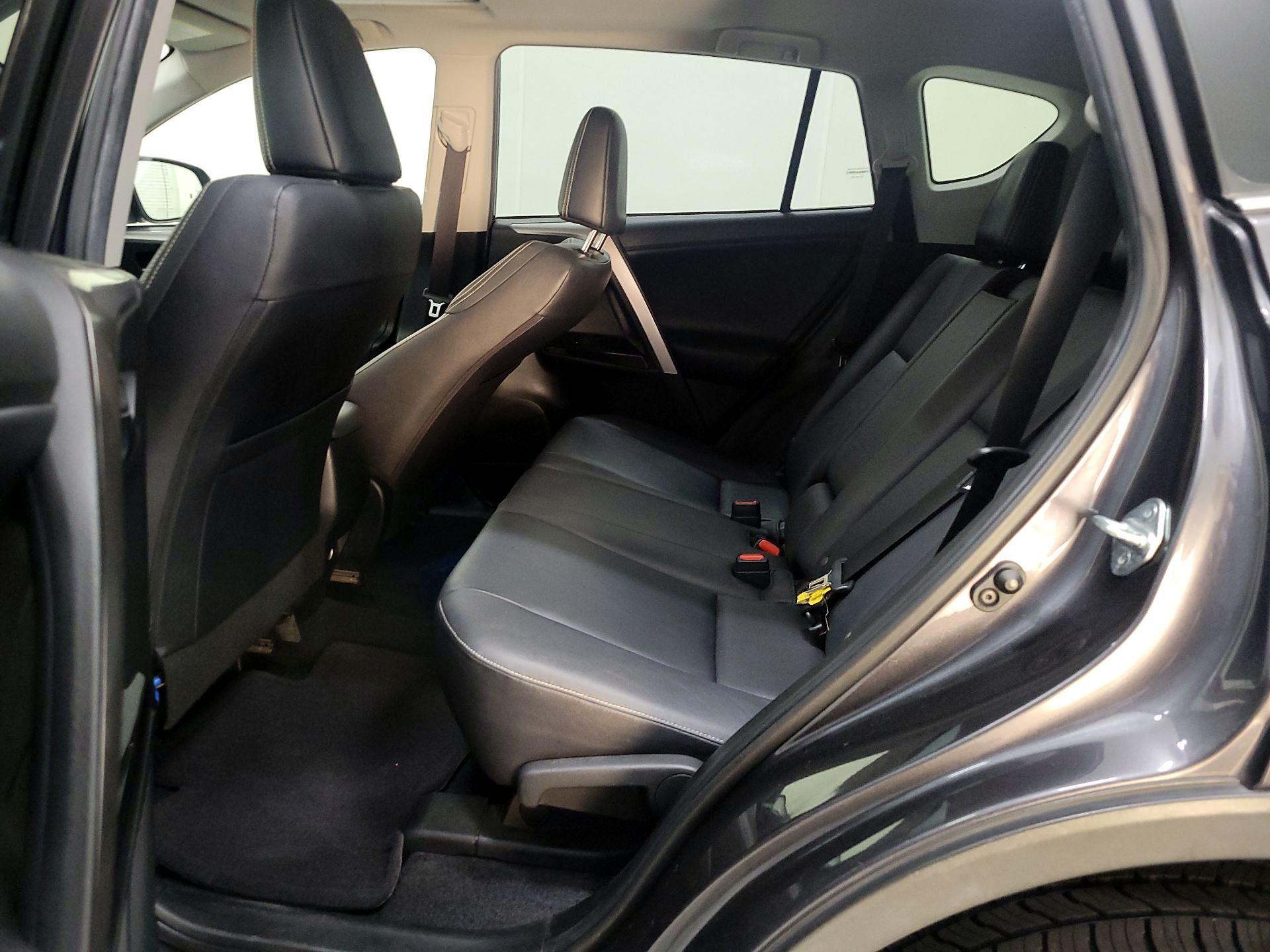 Thumbnail: 2017 Toyota RAV4 - 20