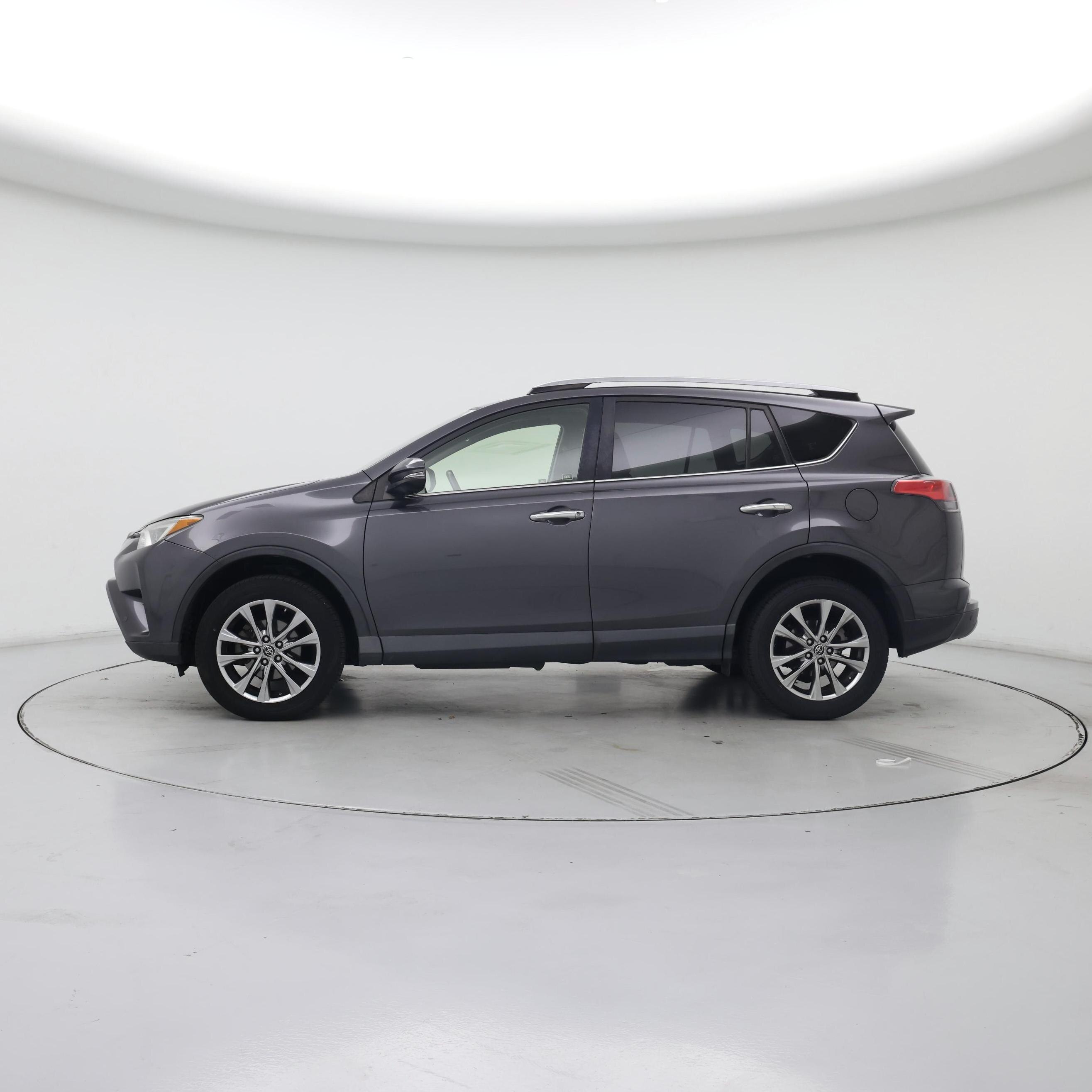 Thumbnail: 2017 Toyota RAV4 - 3