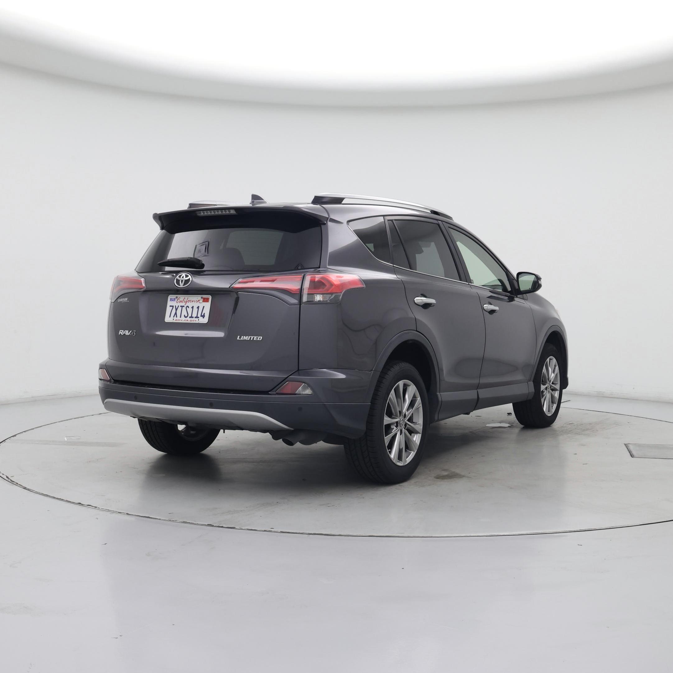 Thumbnail: 2017 Toyota RAV4 - 8