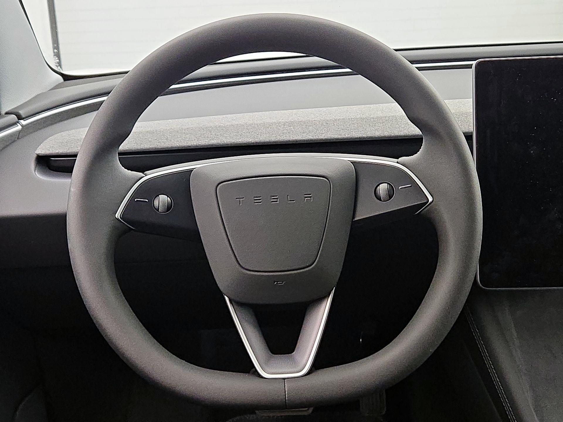 Thumbnail: 2025 Tesla Model 3 - 10