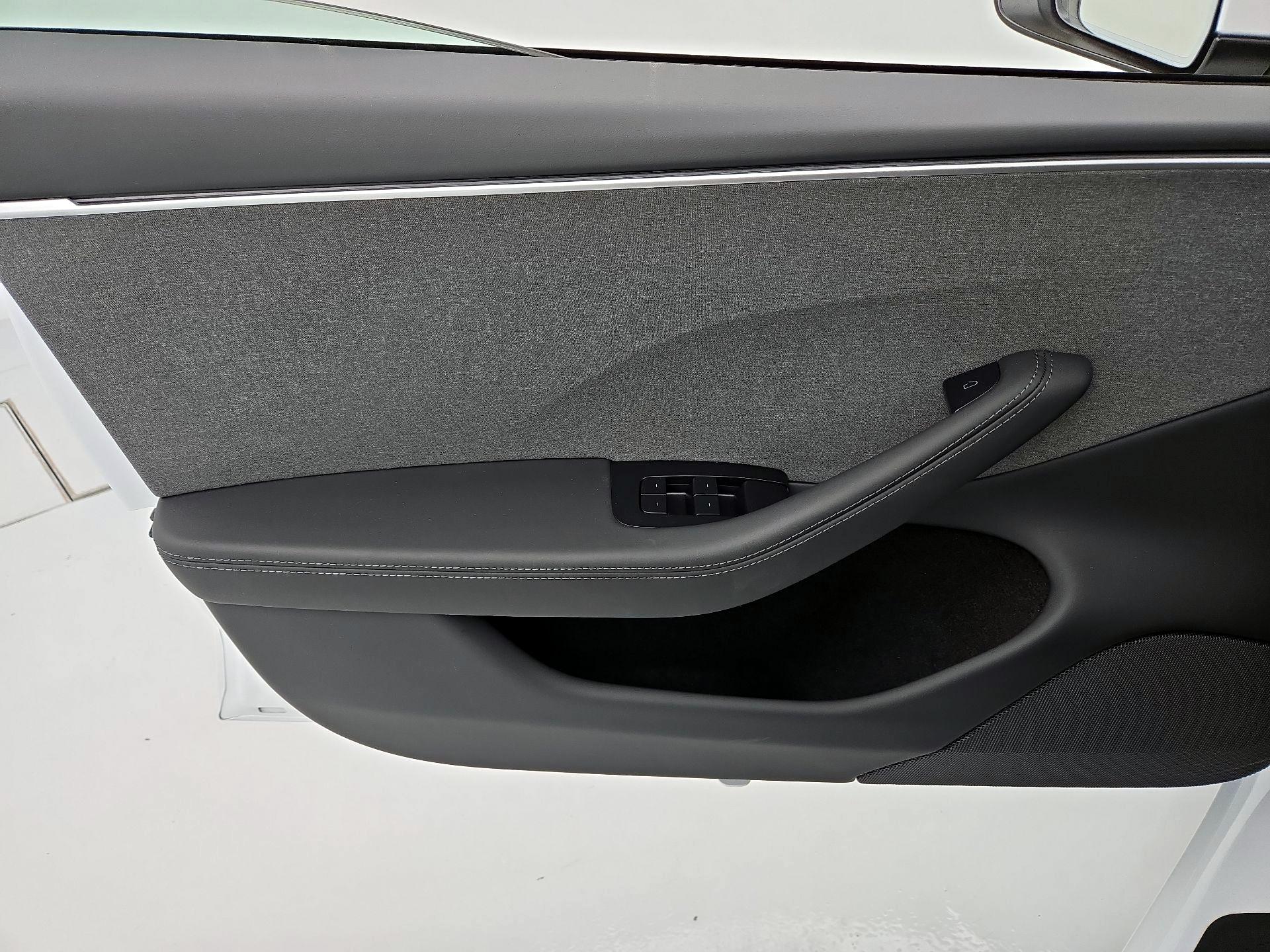 Thumbnail: 2025 Tesla Model 3 - 12