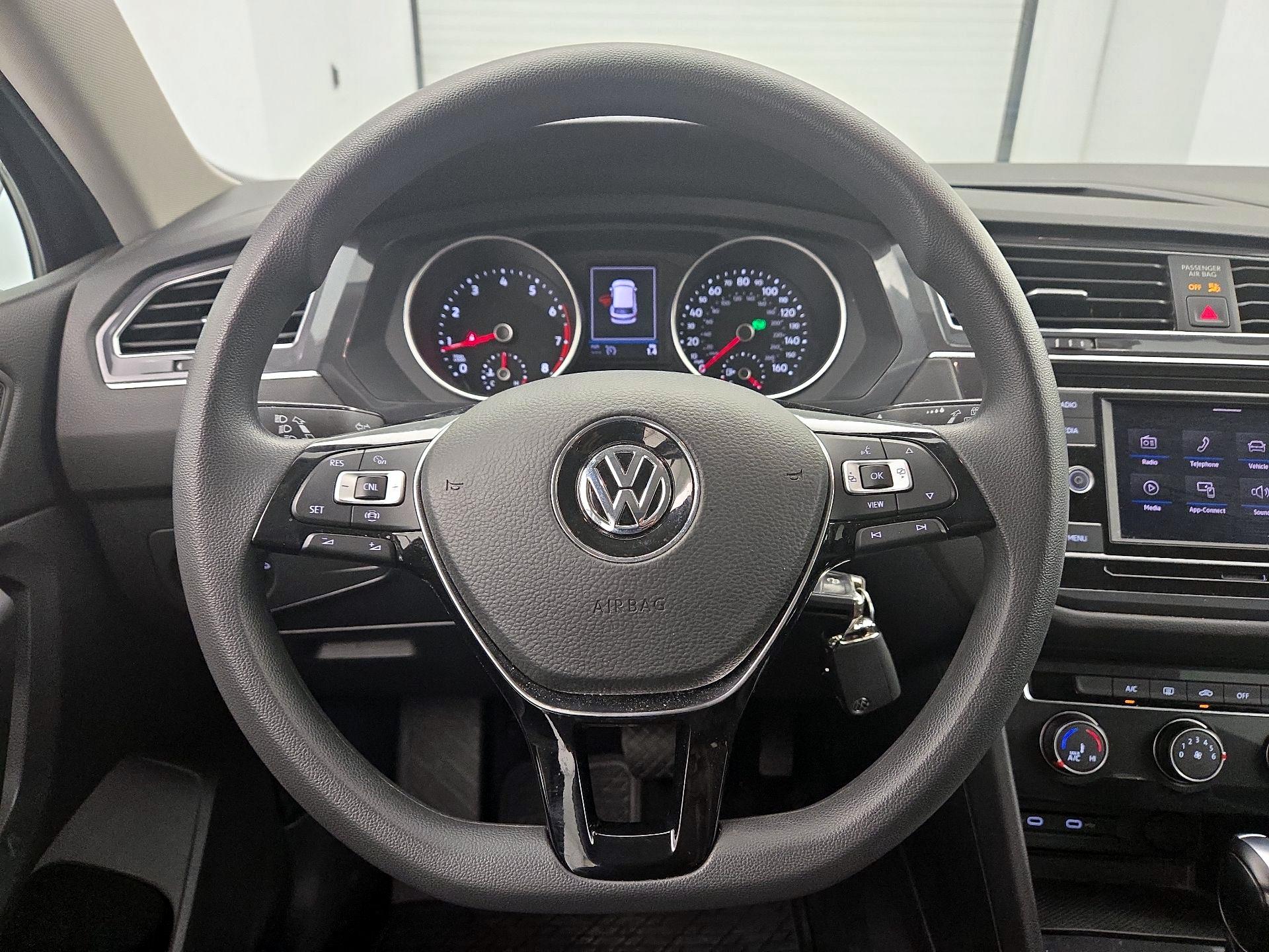 Thumbnail: 2021 Volkswagen Tiguan - 10
