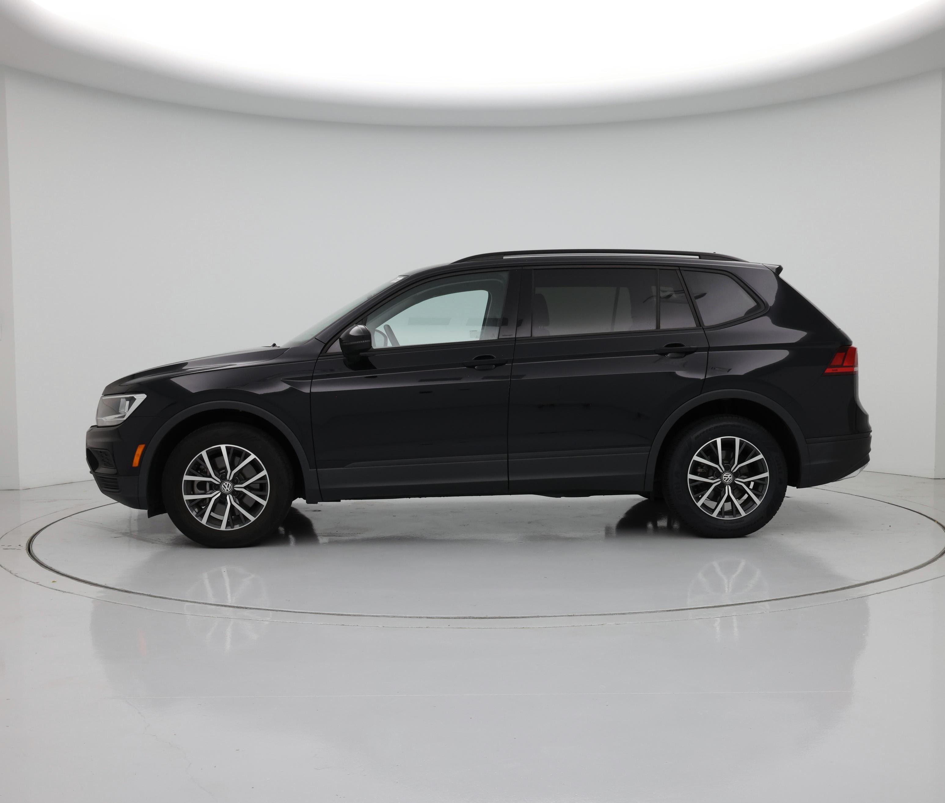 Thumbnail: 2021 Volkswagen Tiguan - 3