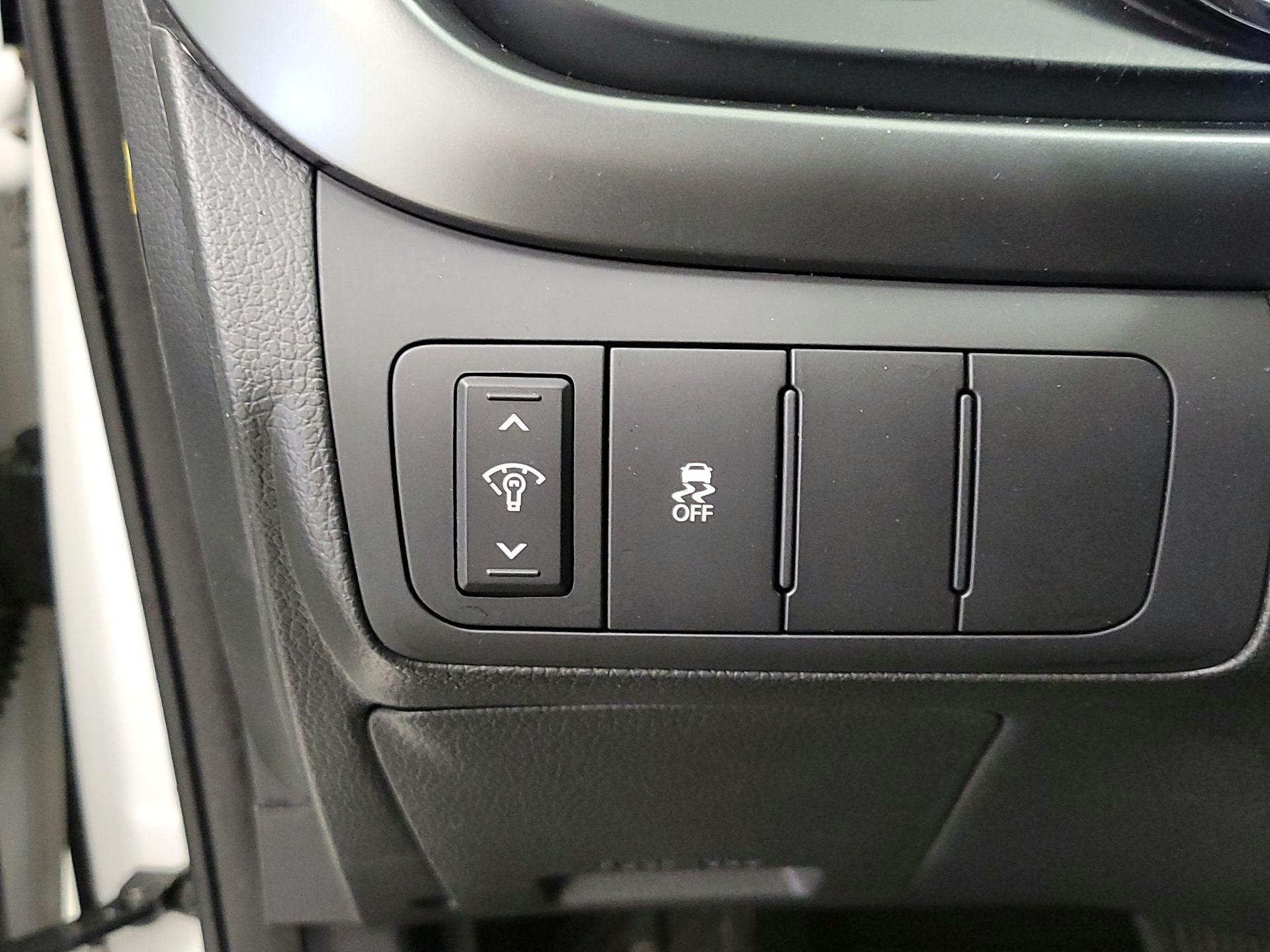 Thumbnail: 2013 Kia Optima - 13
