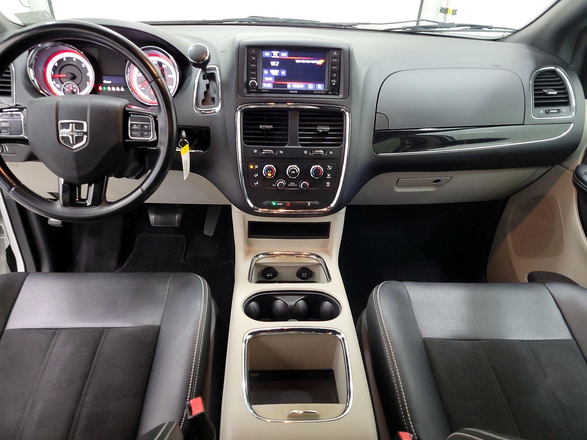 Thumbnail: 2019 Dodge Grand Caravan - 9