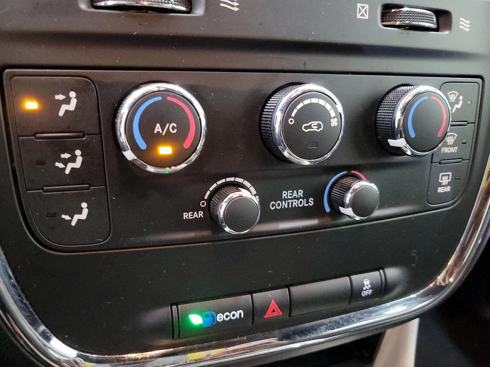 Thumbnail: 2019 Dodge Grand Caravan - 16