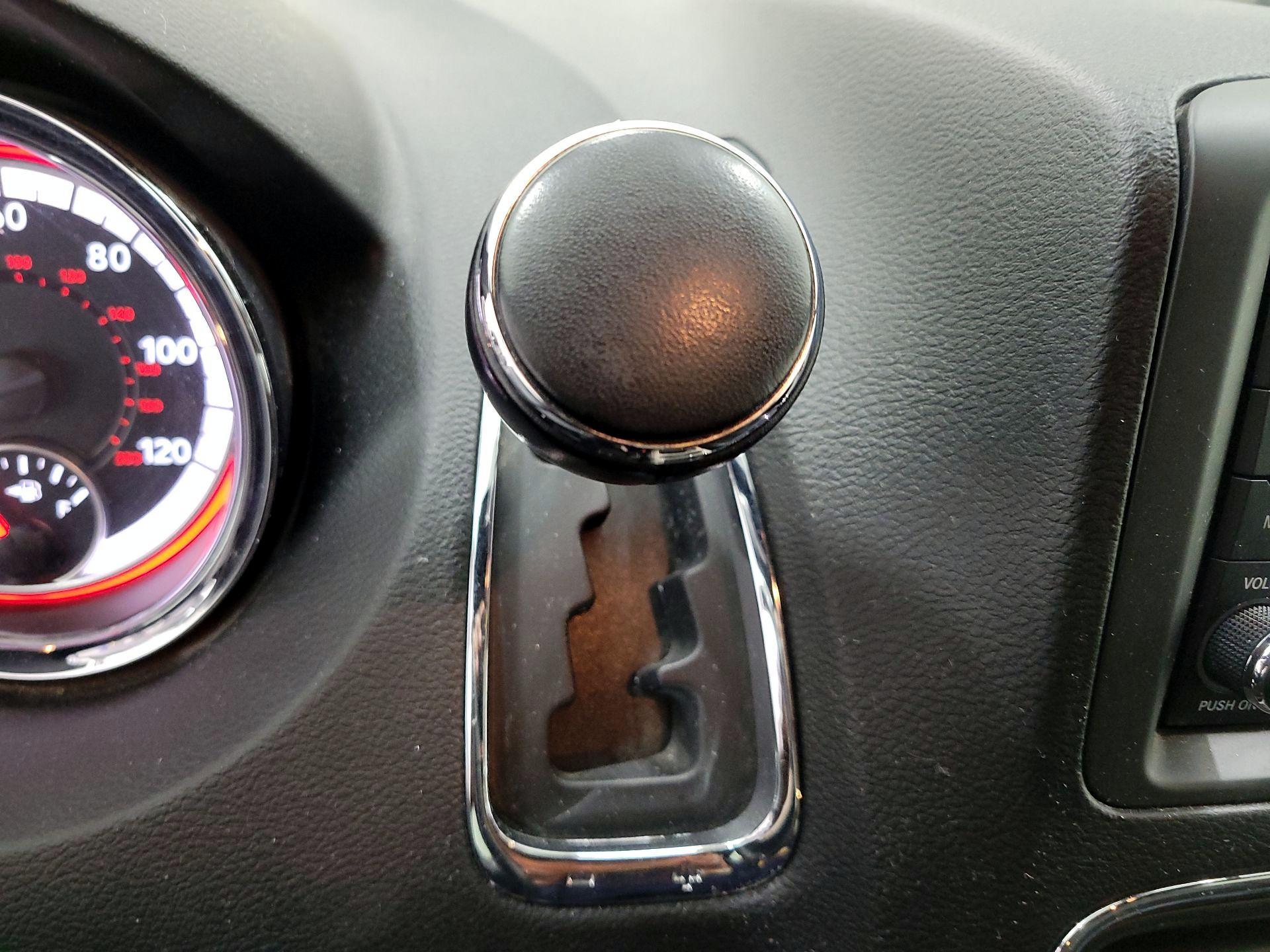 Thumbnail: 2019 Dodge Grand Caravan - 17