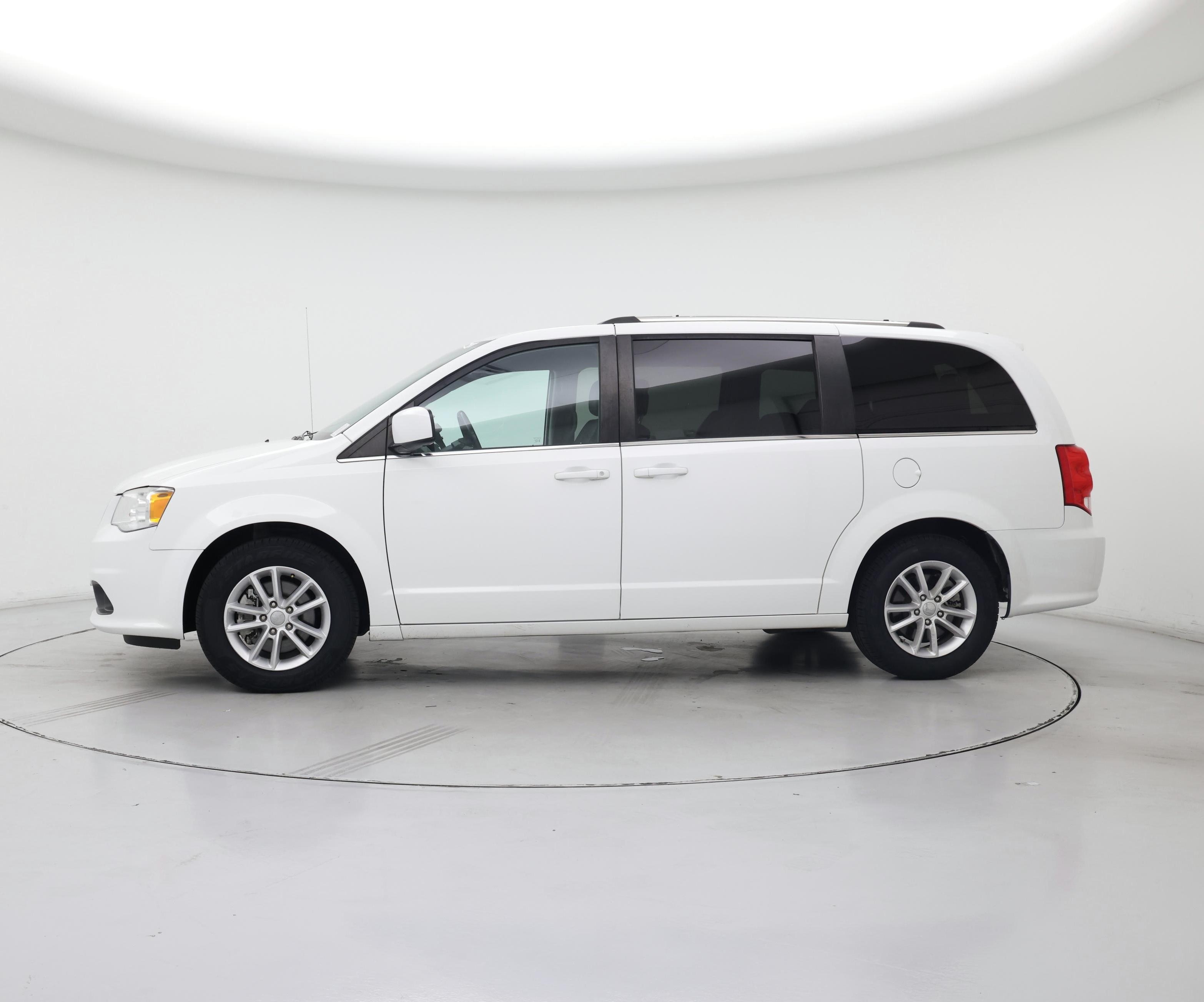 Thumbnail: 2019 Dodge Grand Caravan - 3
