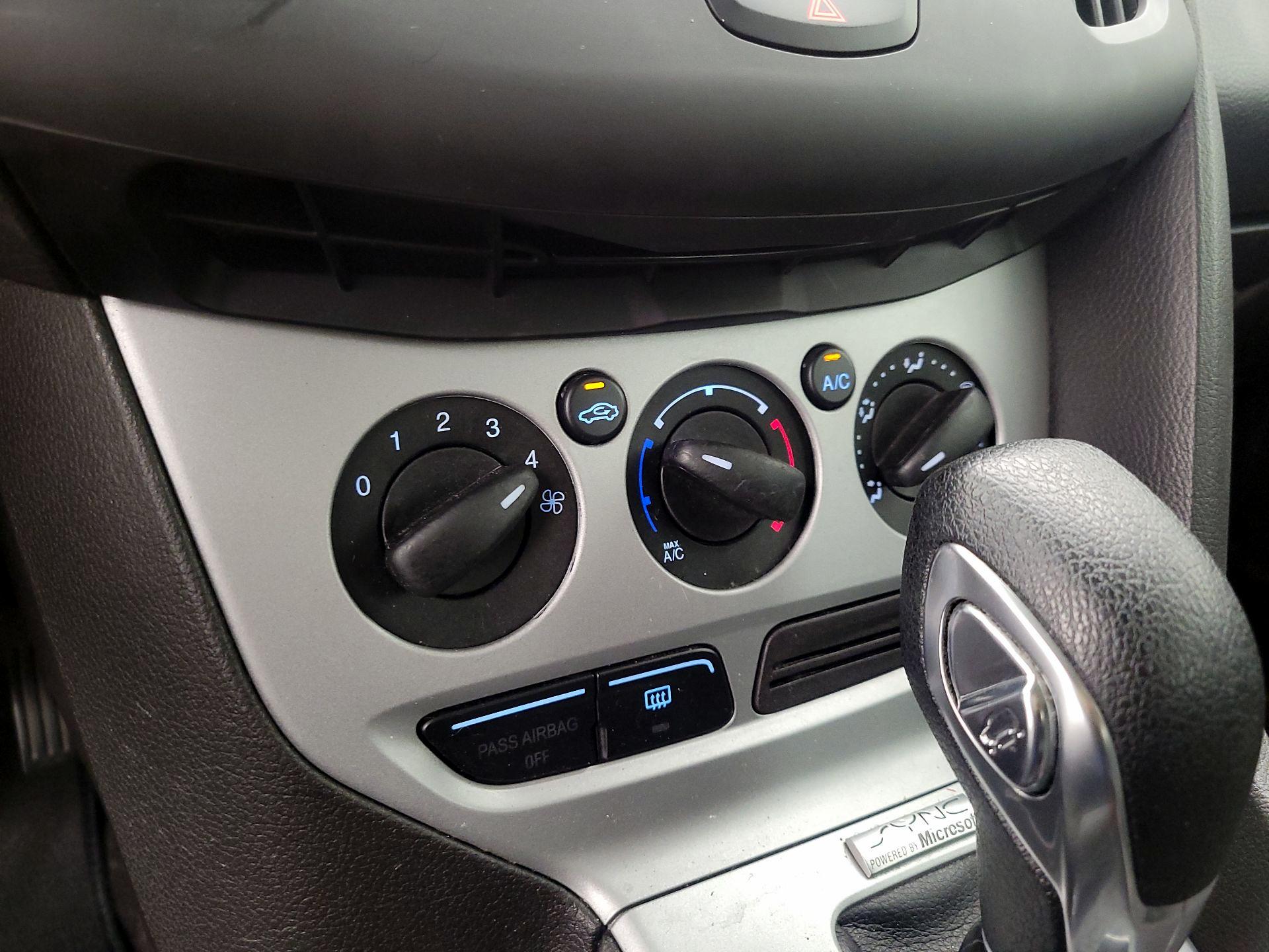 Thumbnail: 2013 Ford Focus - 15