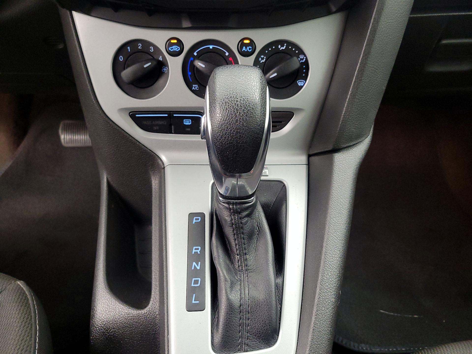 Thumbnail: 2013 Ford Focus - 16