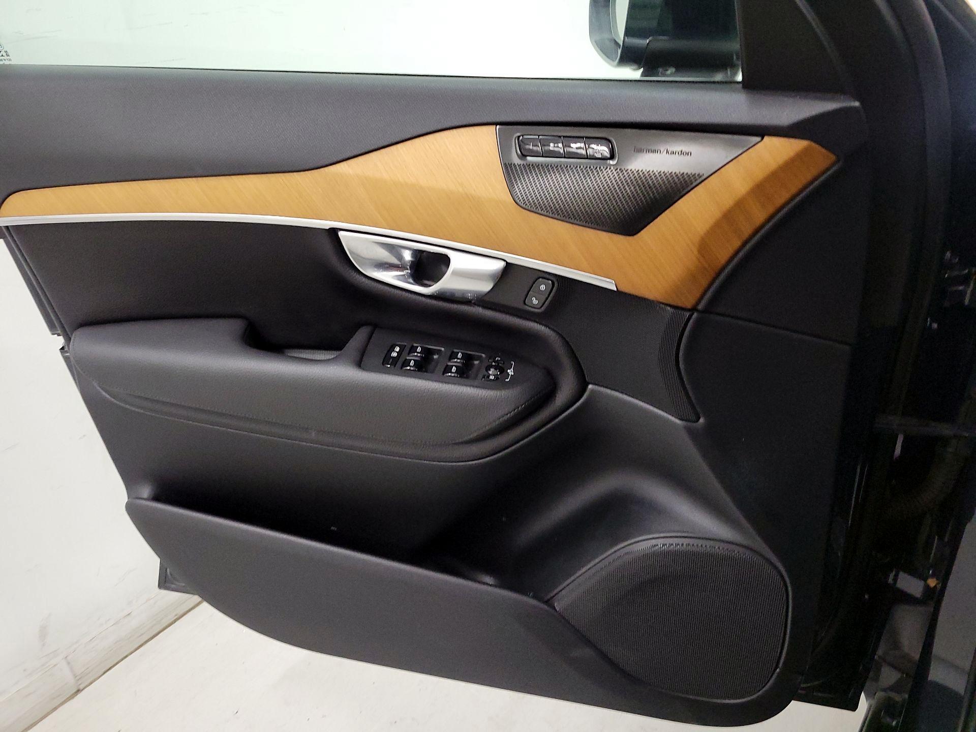 Thumbnail: 2022 Volvo XC90 - 12