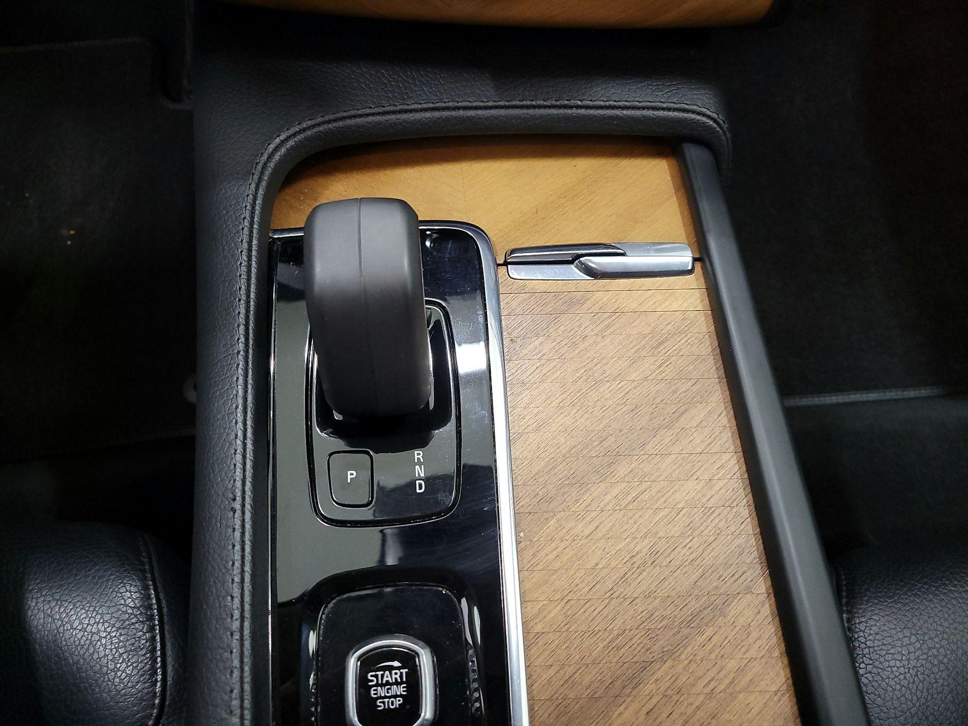 Thumbnail: 2022 Volvo XC90 - 18