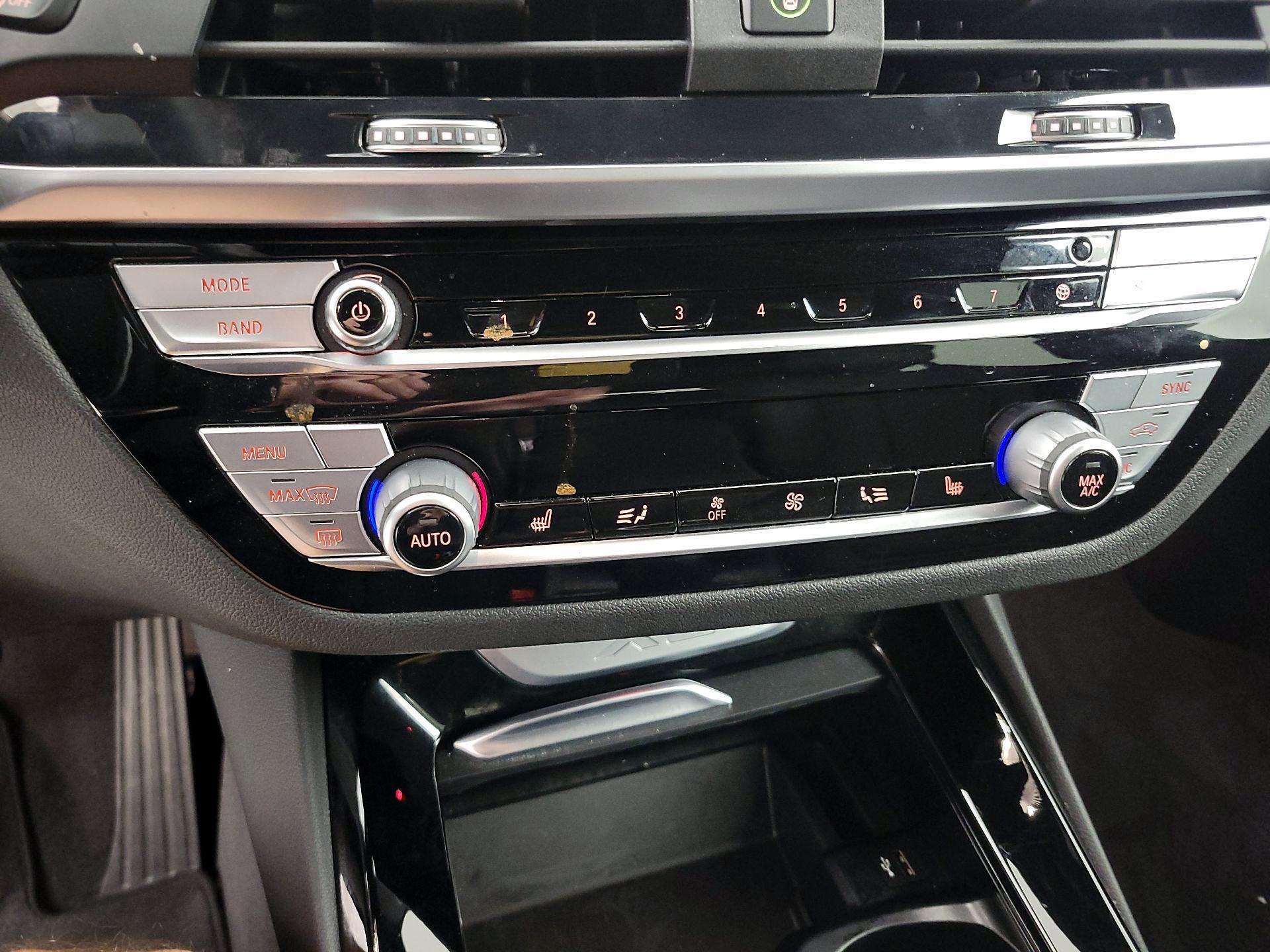 Thumbnail: 2021 BMW X3 - 16