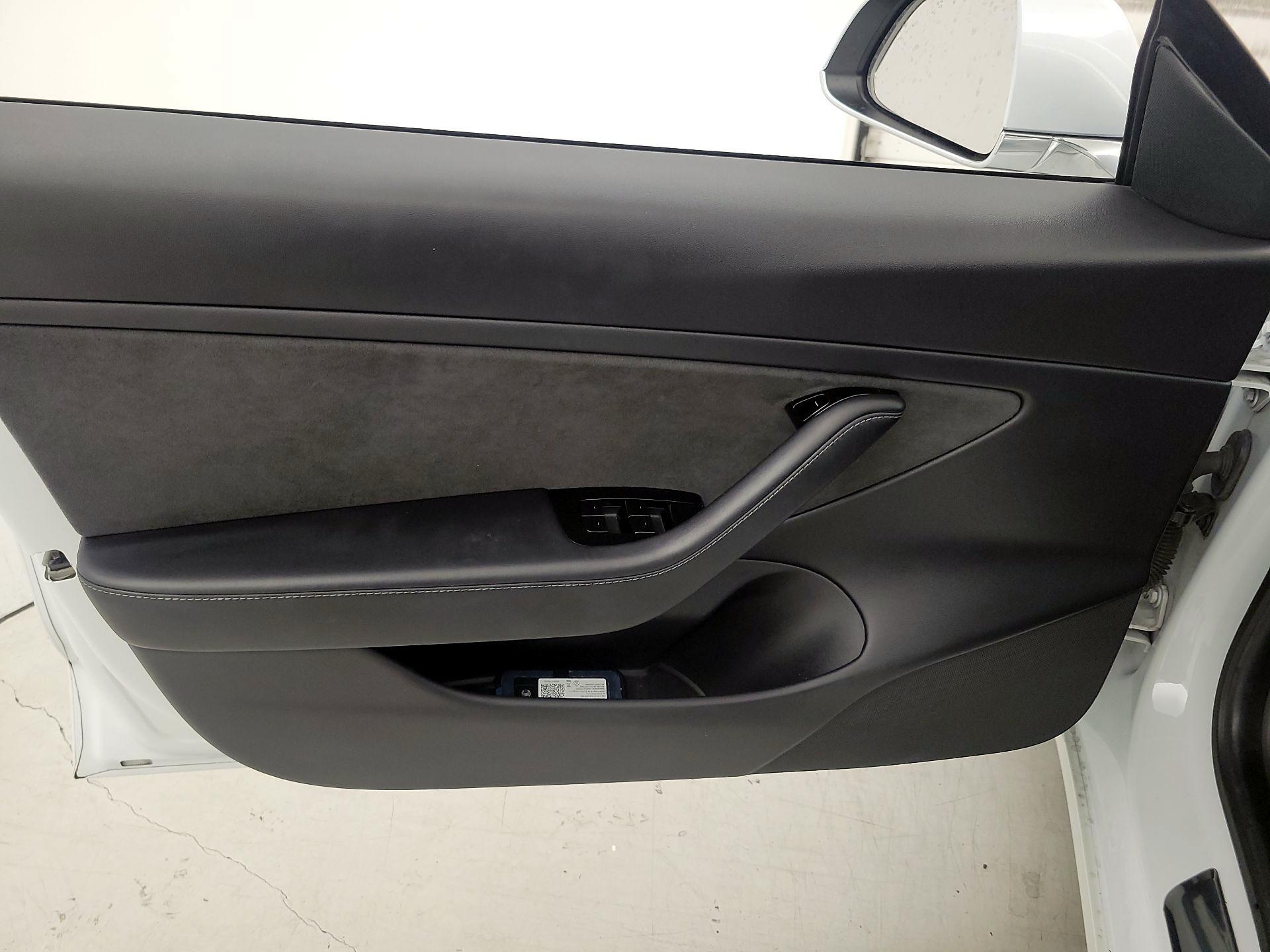 Thumbnail: 2020 Tesla Model 3 - 12