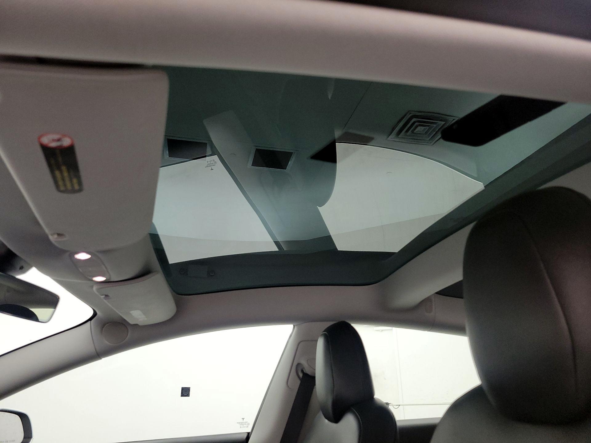 Thumbnail: 2020 Tesla Model 3 - 17