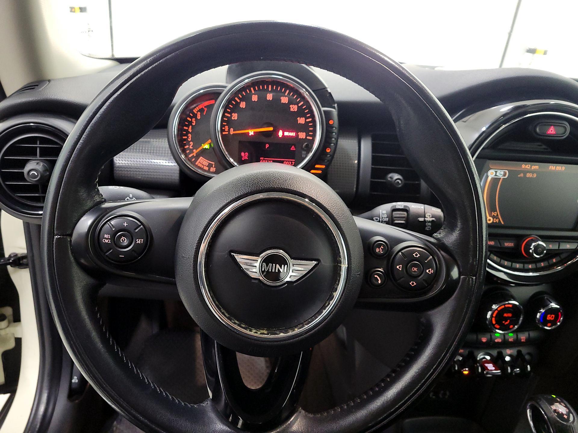 Thumbnail: 2017 MINI Cooper Hardtop - 10